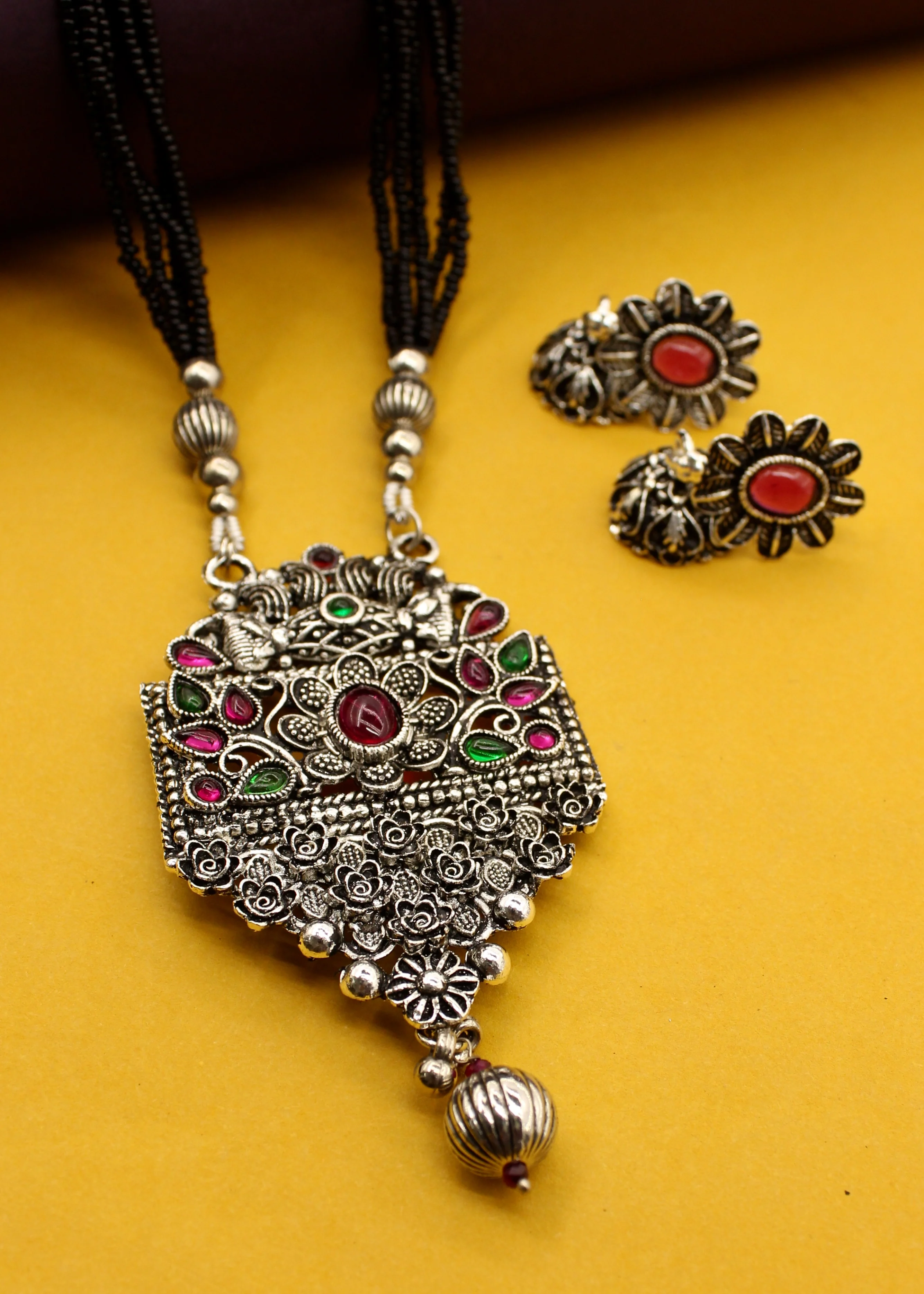 GLORIOUS OXIDISED MANGALSUTRA - Image 4