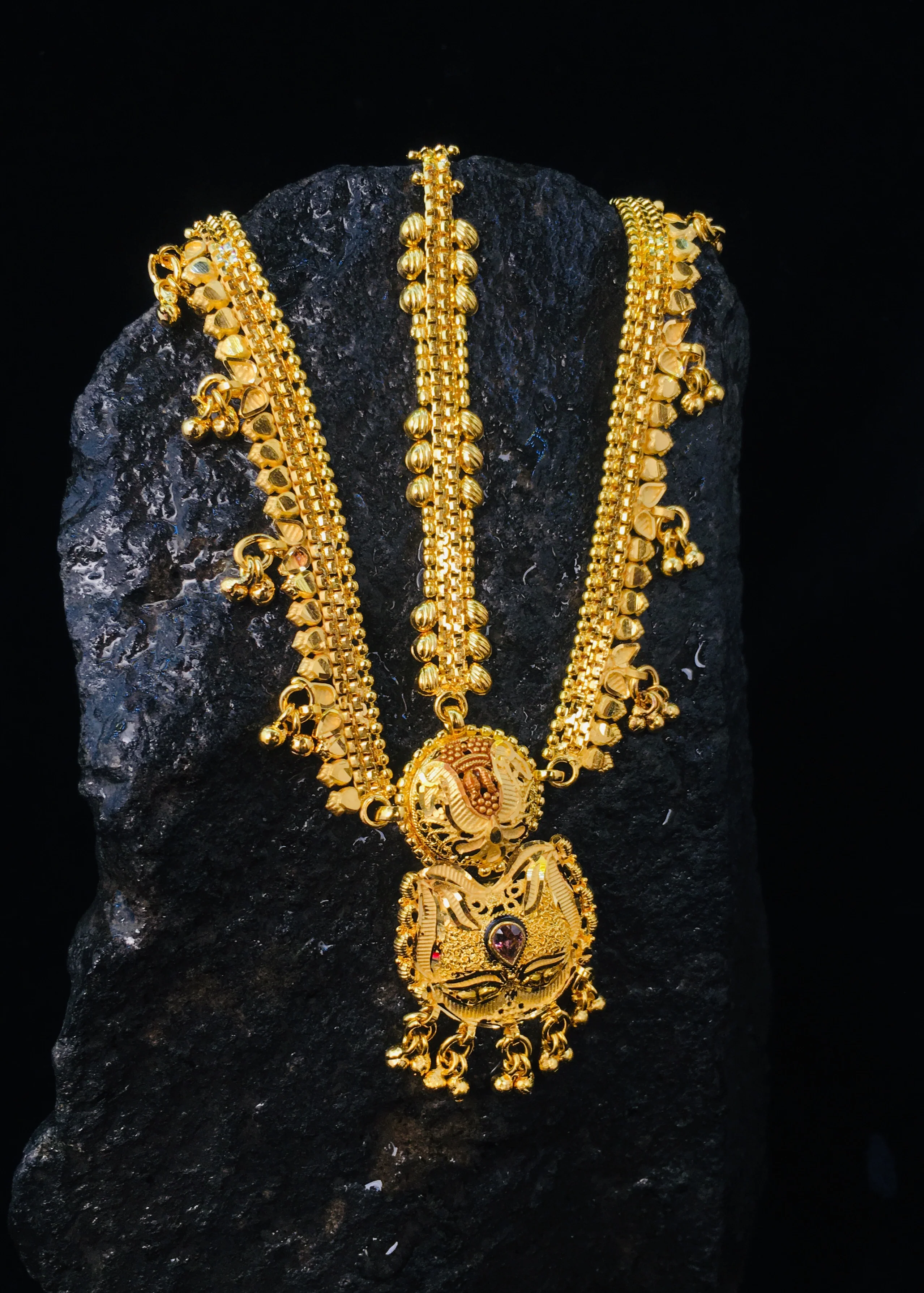 ATTRACTIVE DESIGNER BINDI - Image 4
