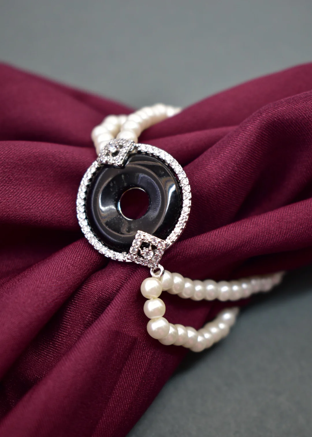 ALLURING DESIGNER BRACELET - Image 6