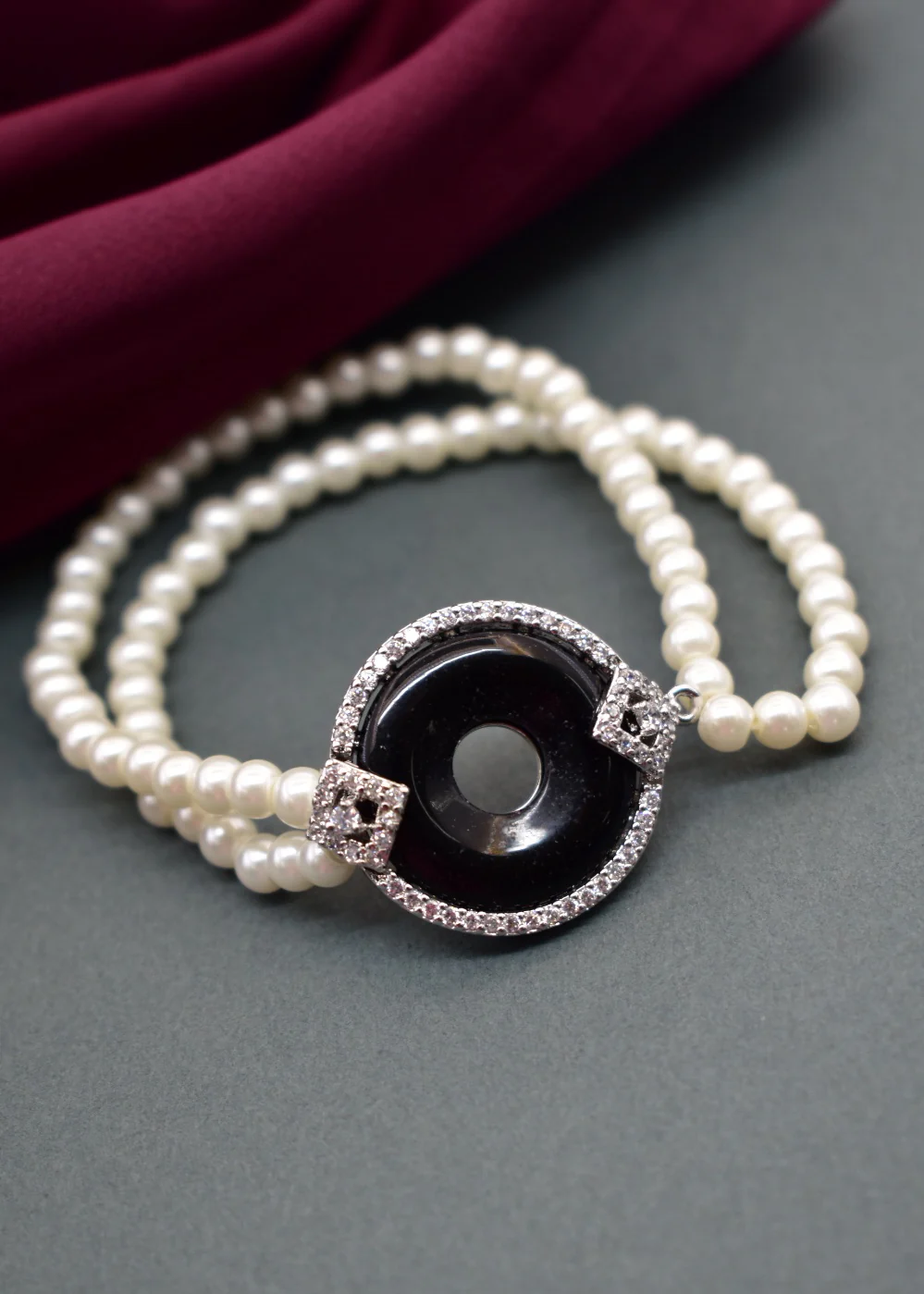 ALLURING DESIGNER BRACELET - Image 7