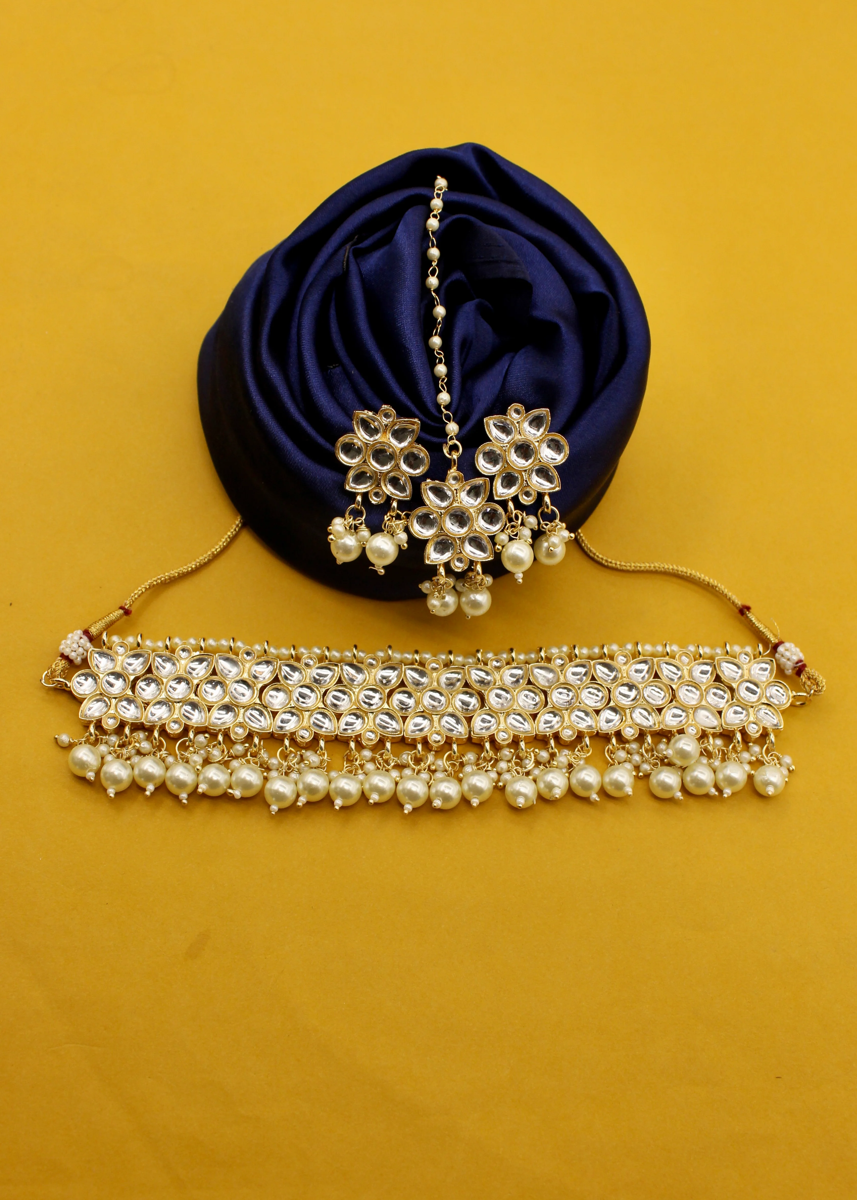 CLASSY KUNDAN NECKLACE - Image 5