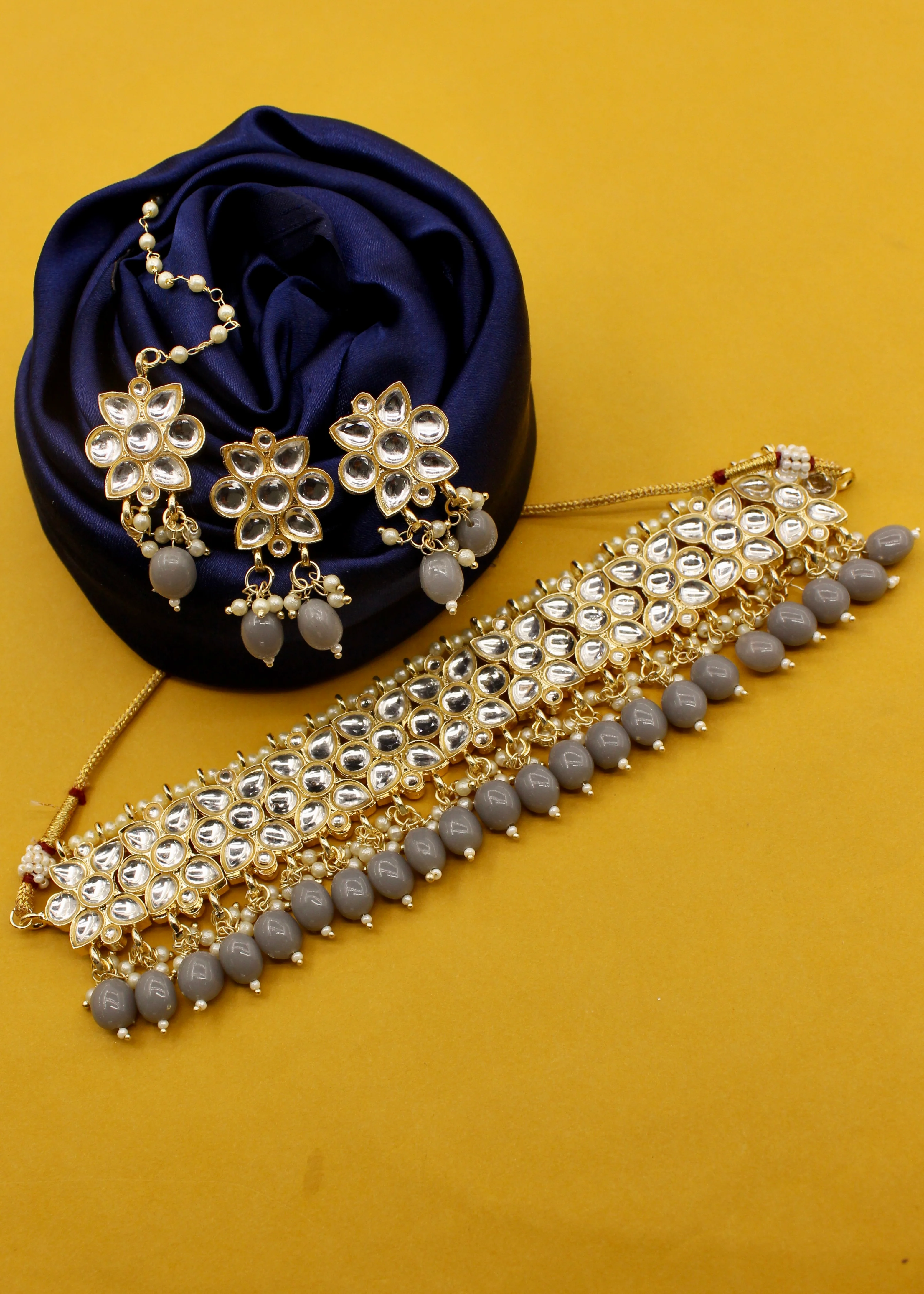 CLASSY KUNDAN NECKLACE - Image 6