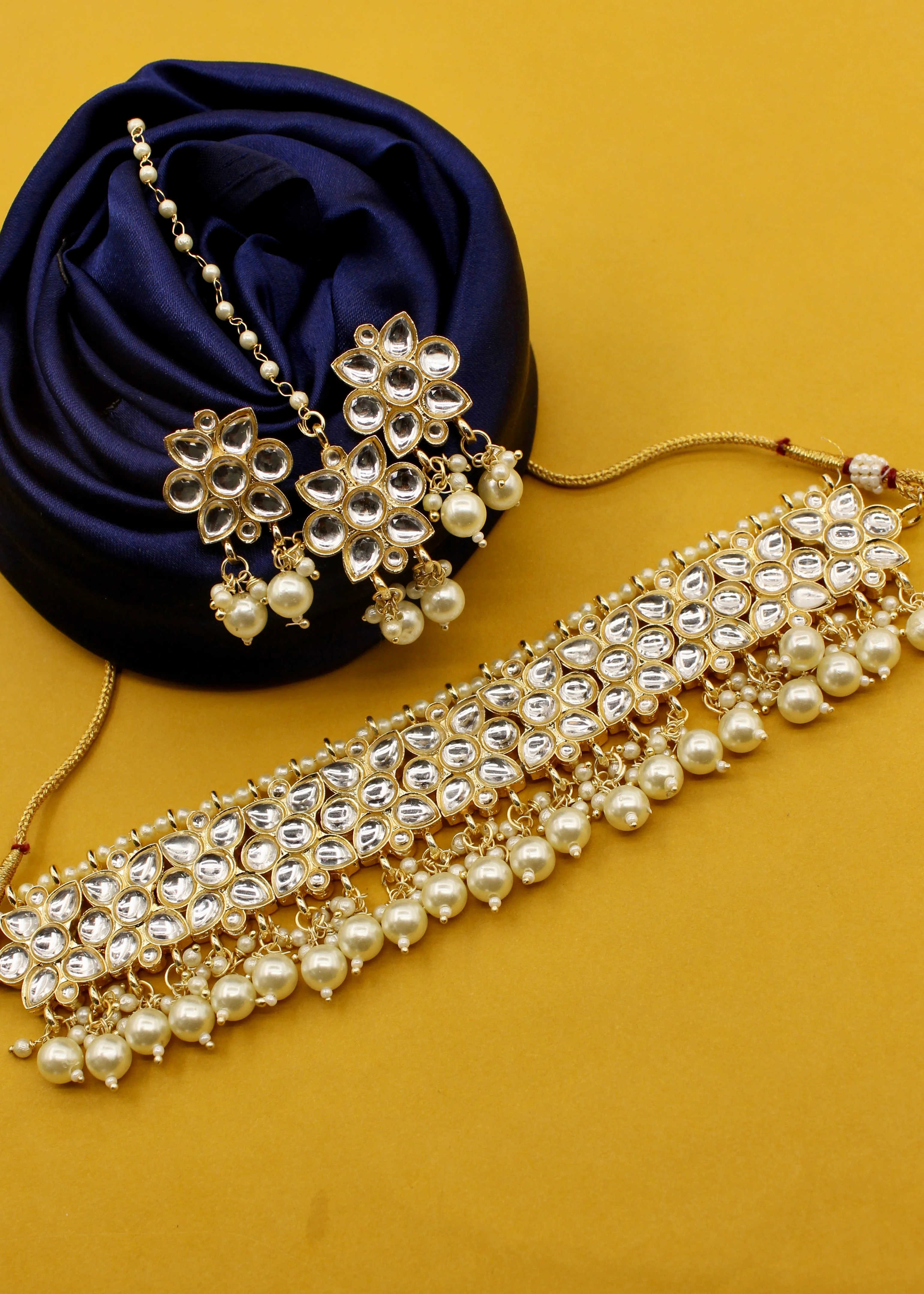 CLASSY KUNDAN NECKLACE - Image 9