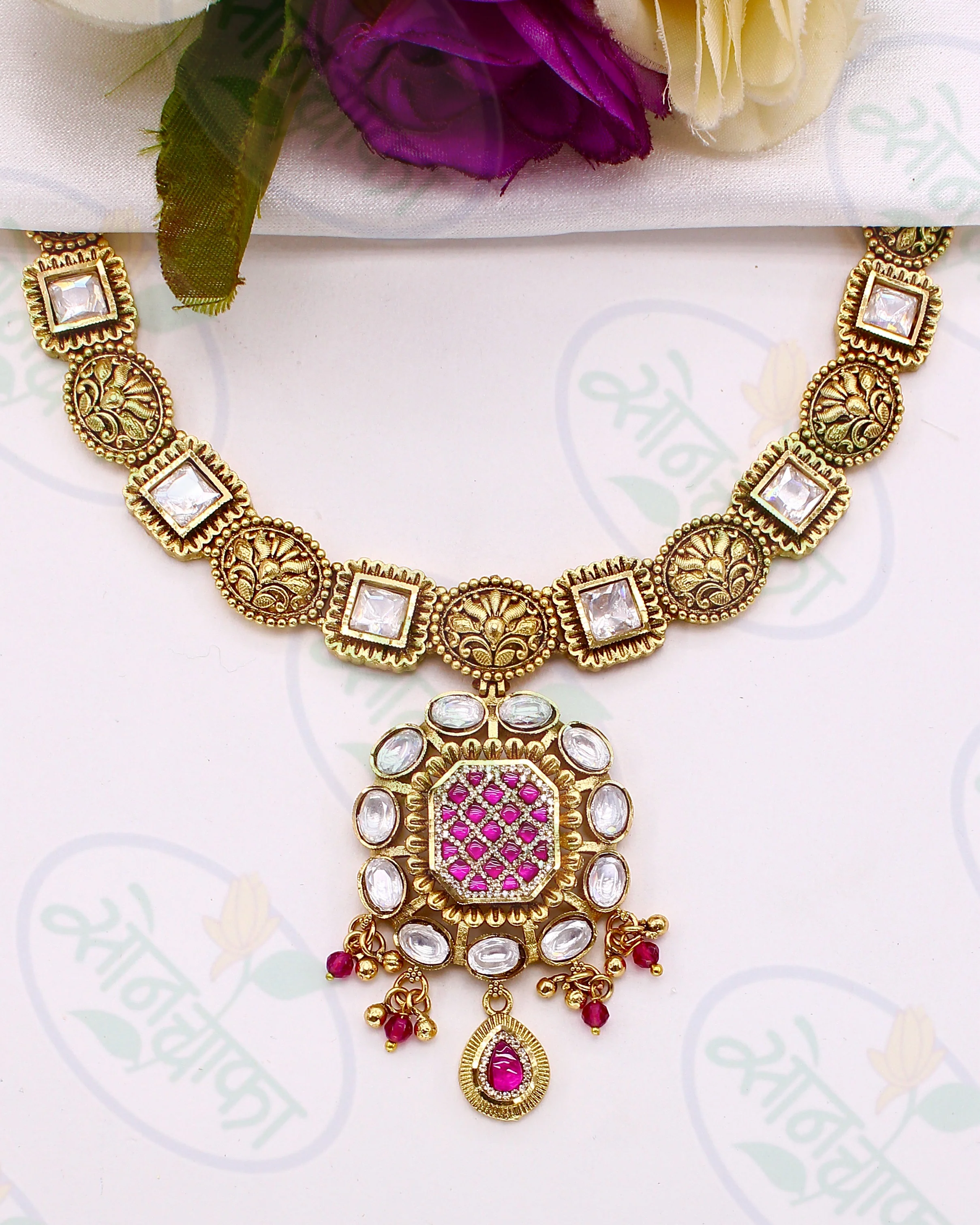 ATTRACTIVE RAJASI NECKLACE