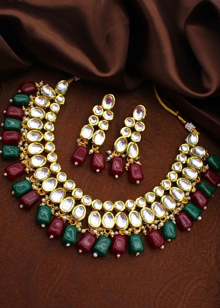 SPLENDID KUNDAN NECKLACE - Image 3