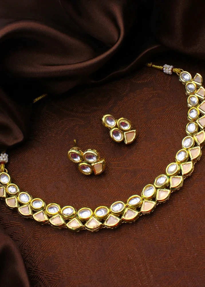TRANGLE DESIGNER NECKLACE