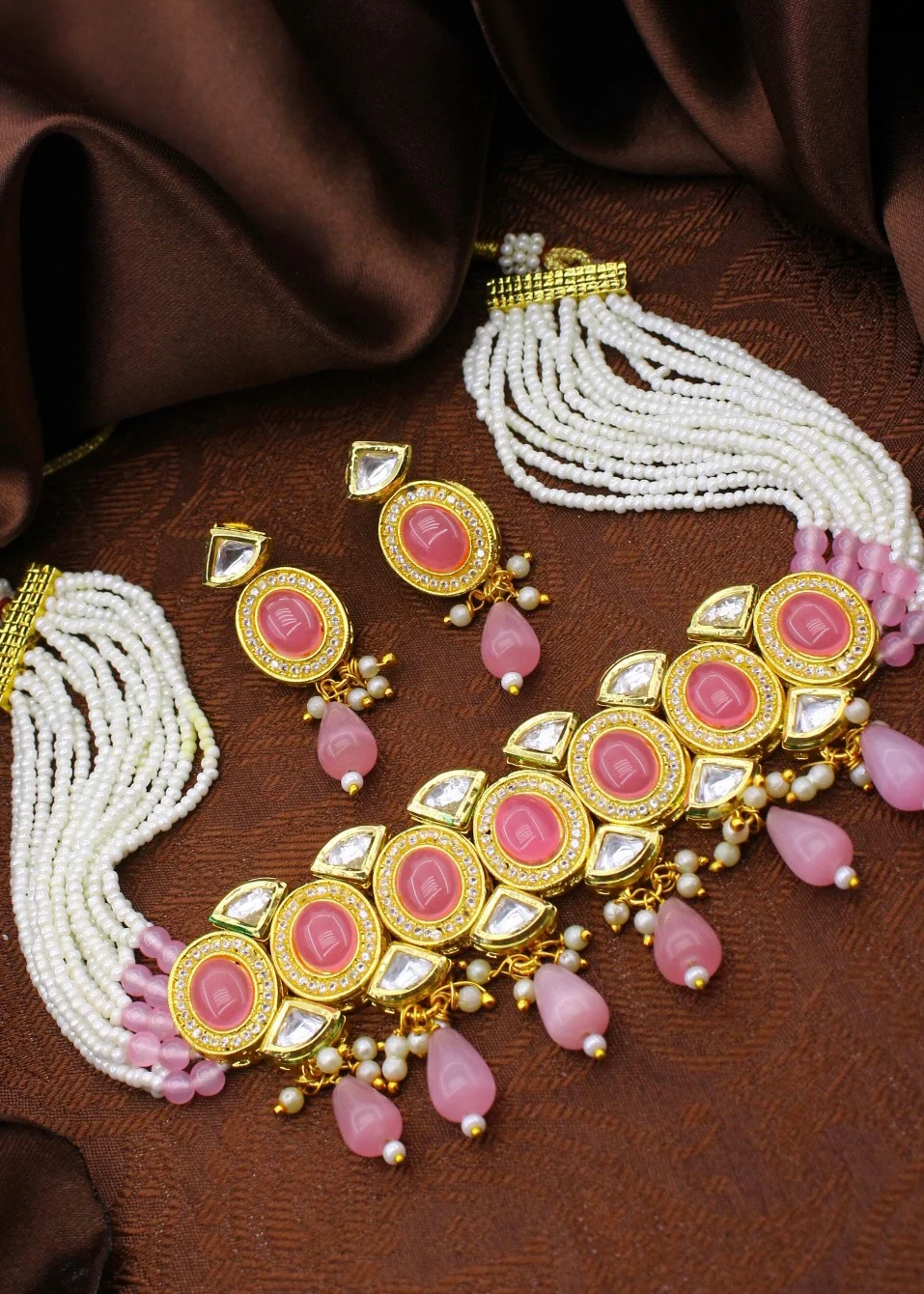 RAVISHING KUNDAN NECKLACE - Image 13