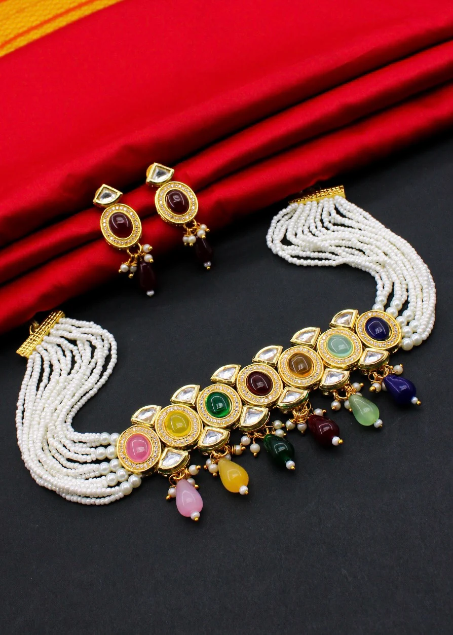 RAVISHING KUNDAN NECKLACE - Image 4