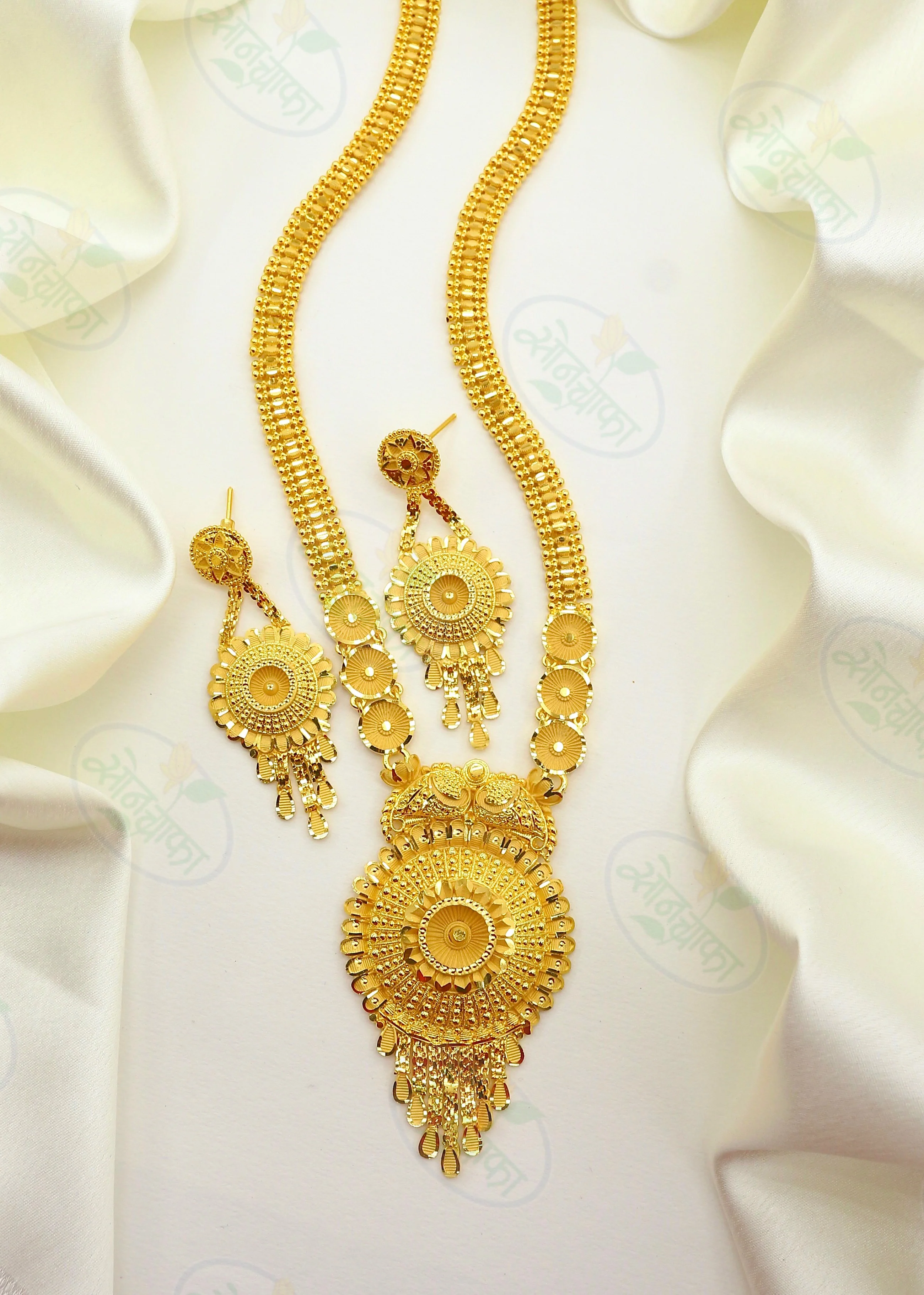 ICONIC DESIGNER NECKLACE - Image 2