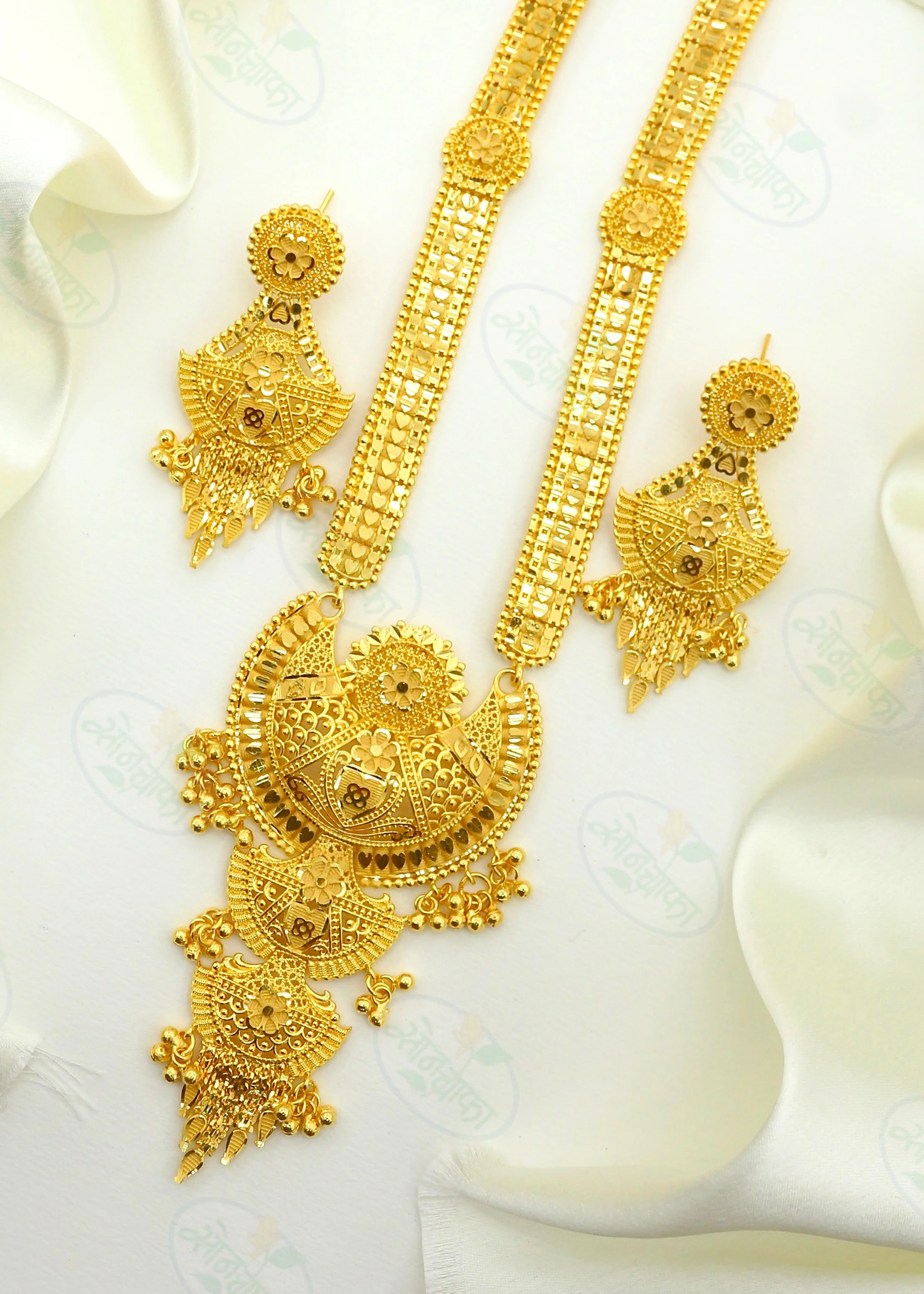 MARVELLOUS GOLDEN NECKLACE - Image 3