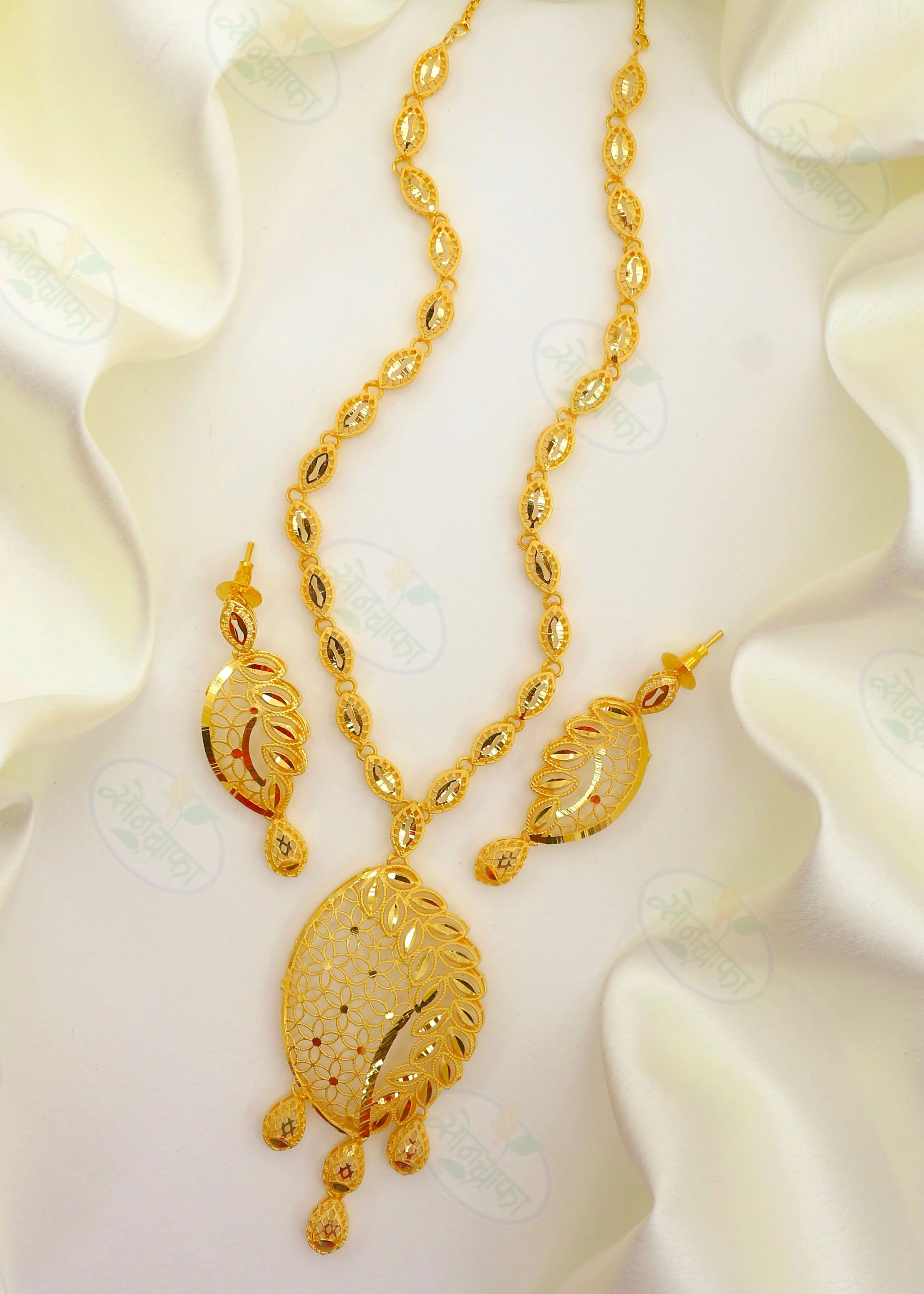 STYLISH LEAF DESIGNER NECKLACE