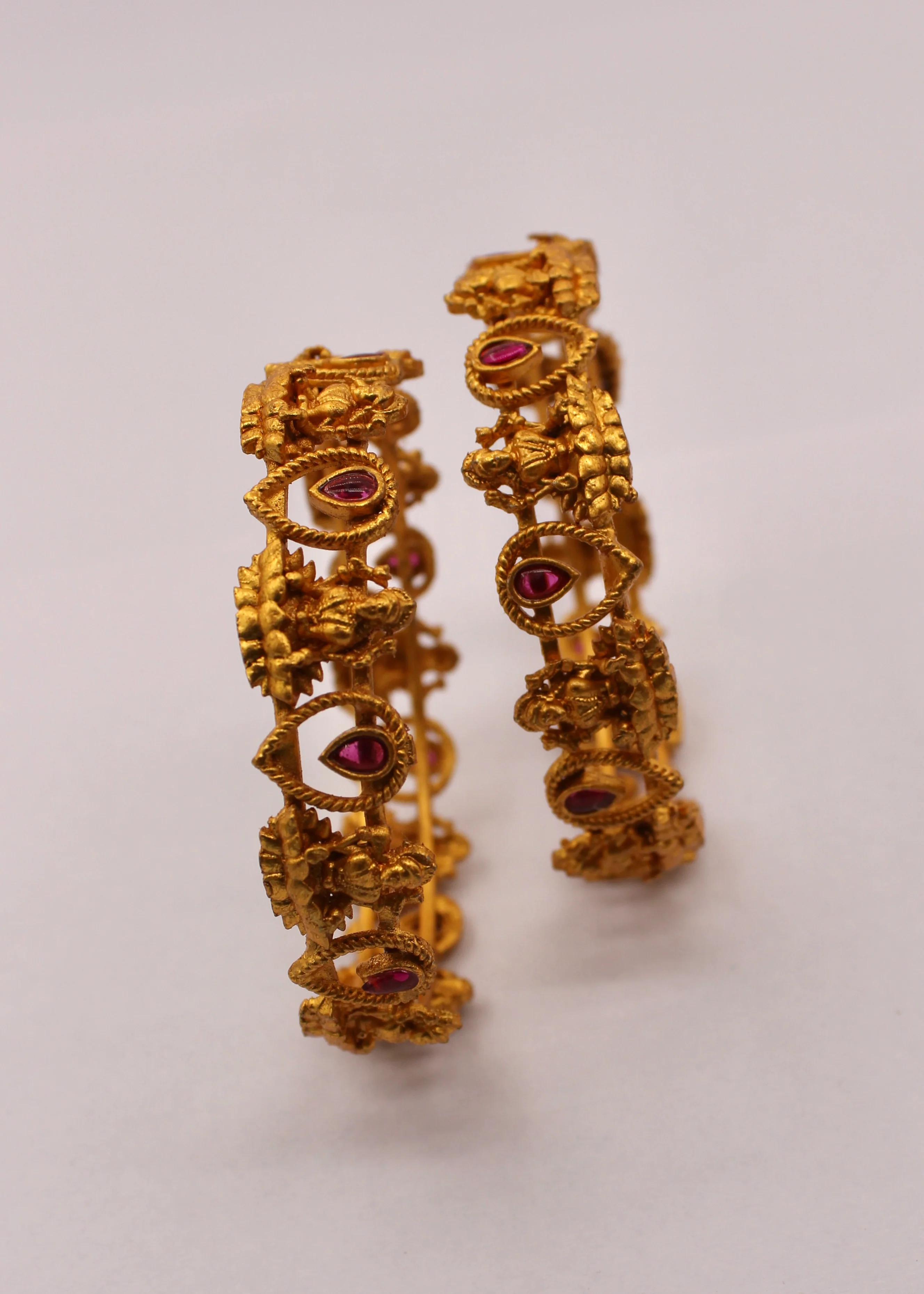 ROYAL TEMPLE PESHWAI BANGLES - Image 4