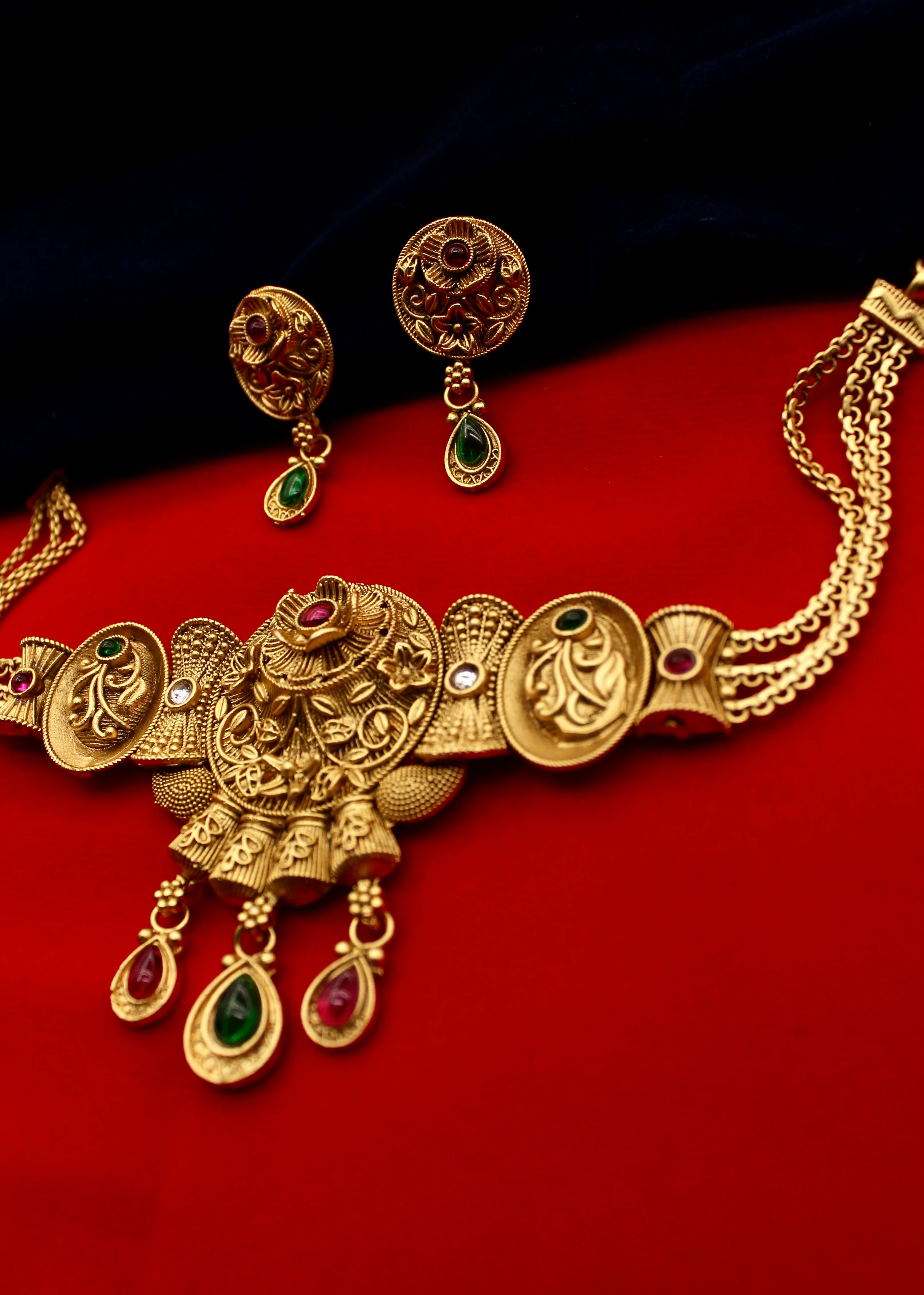 DAINTY FLORET AHILYA CHOKER - Image 3