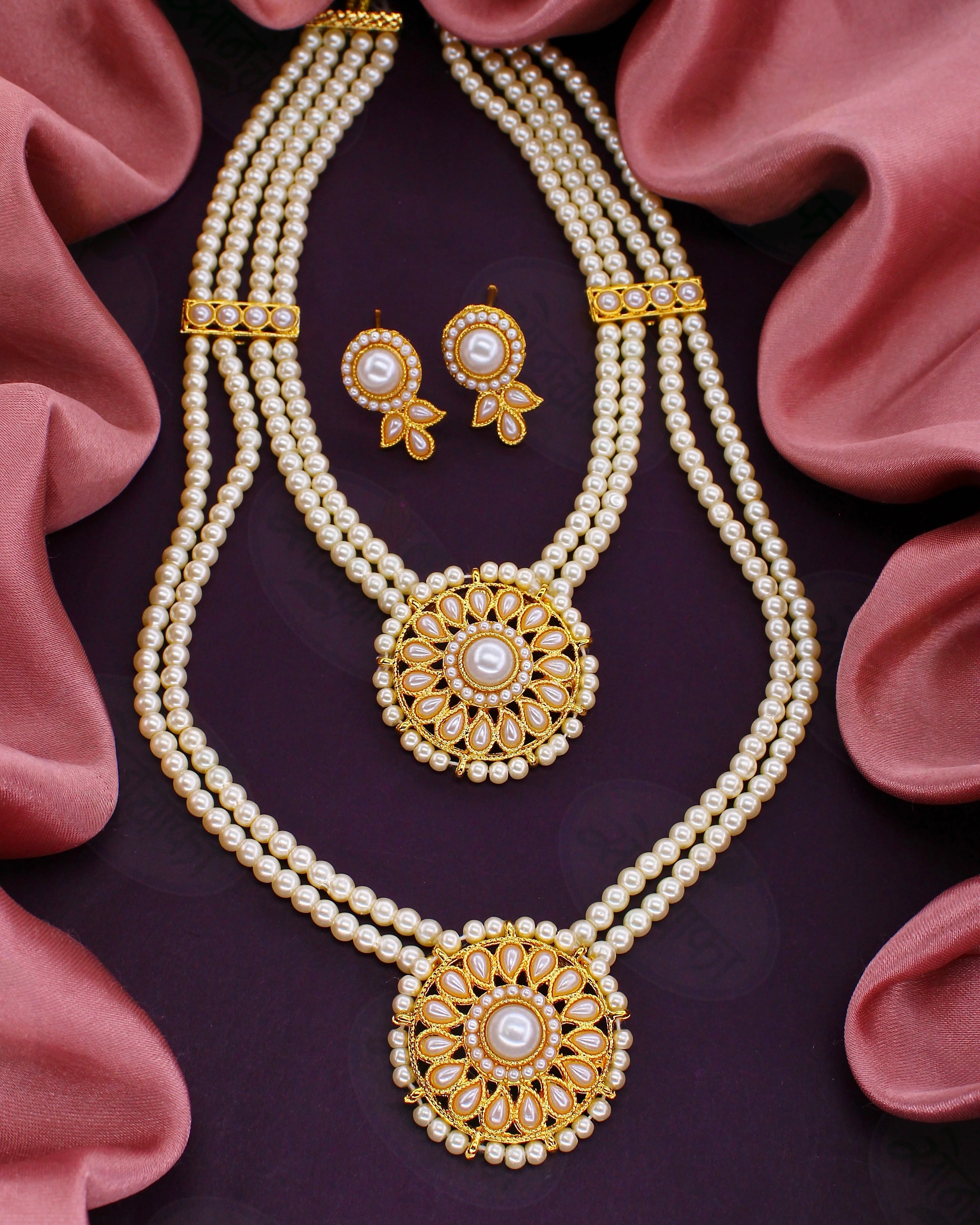 FLEUR ELEGANCE PEARL NECKLACE - Image 2