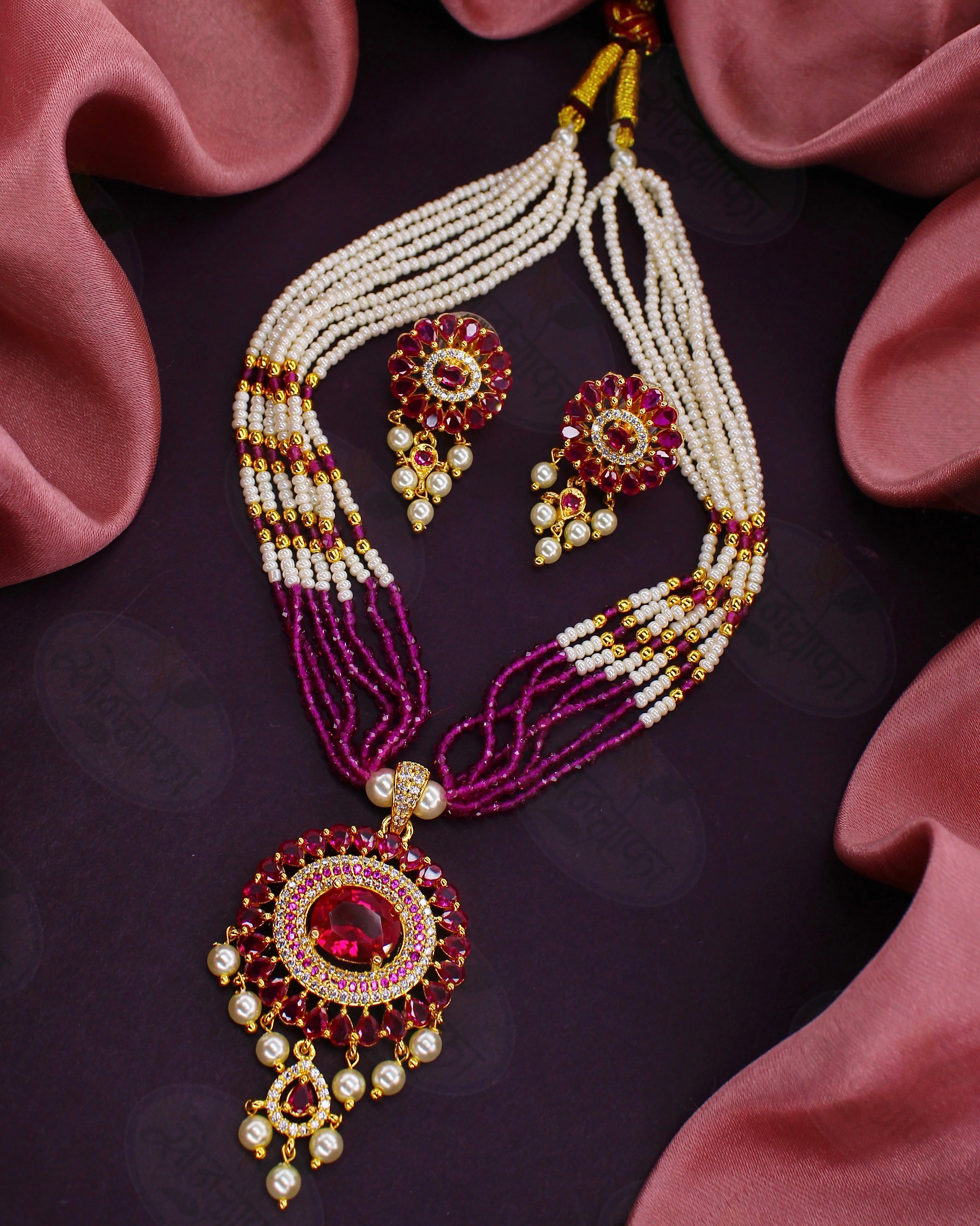 GLINTING GLAM PEARL NECKLACE - Image 2