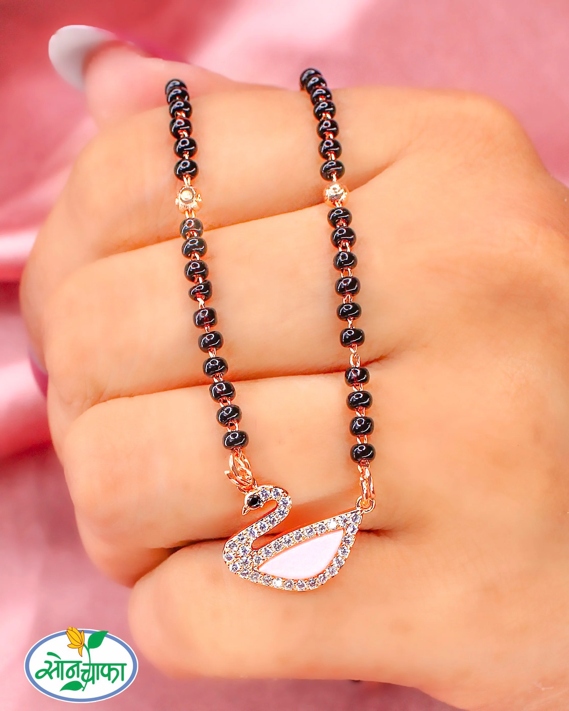 SHINING SIMPLE SWAN DIAMOND MANGALSUTRA