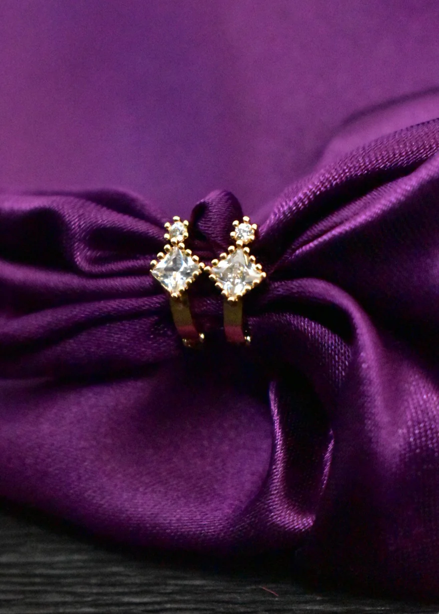 SMALL DIA STUDS - Image 6
