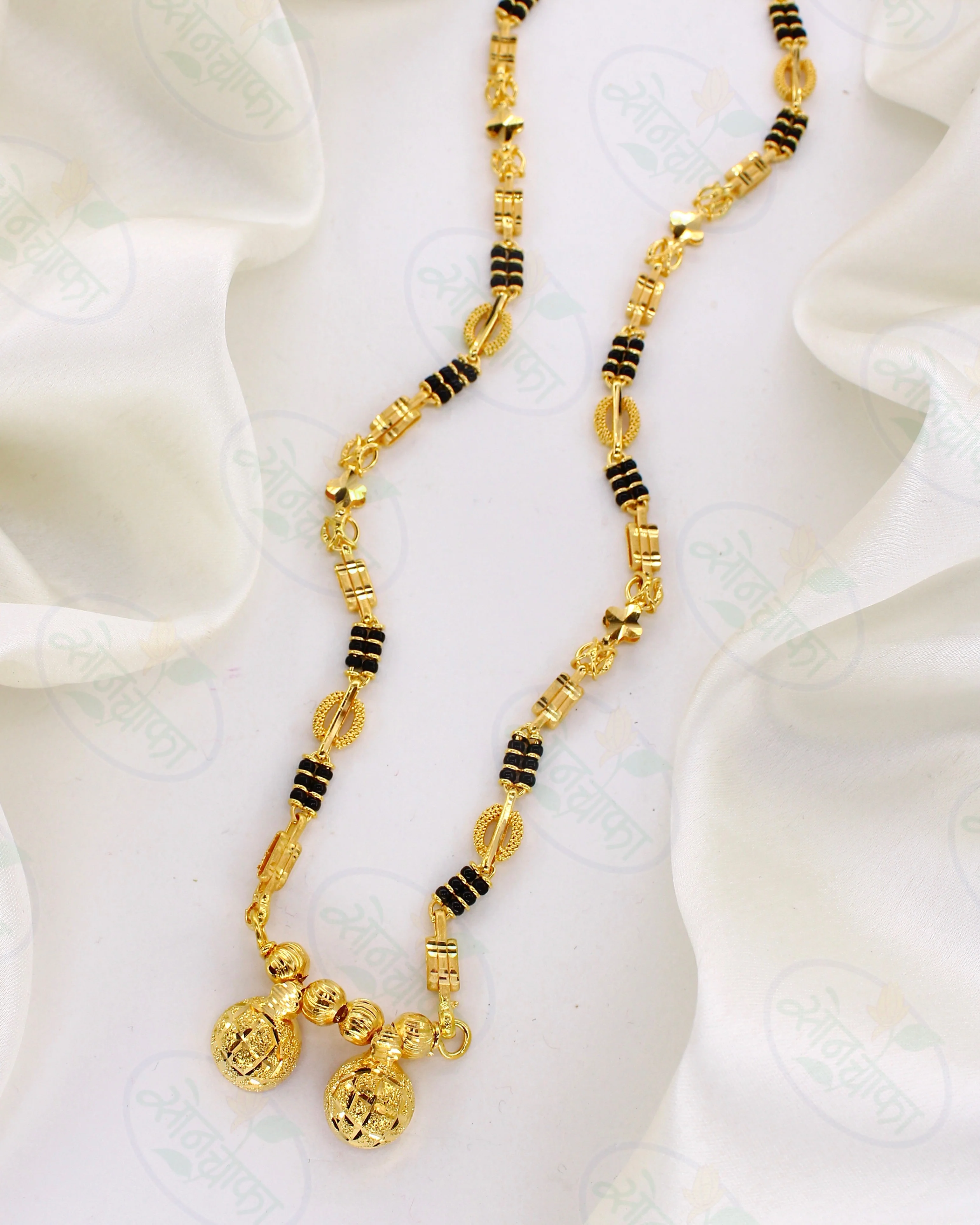 REGAL MAJESTY GOLD PLATED WATI PENDANT MANGALSUTRA - Image 4