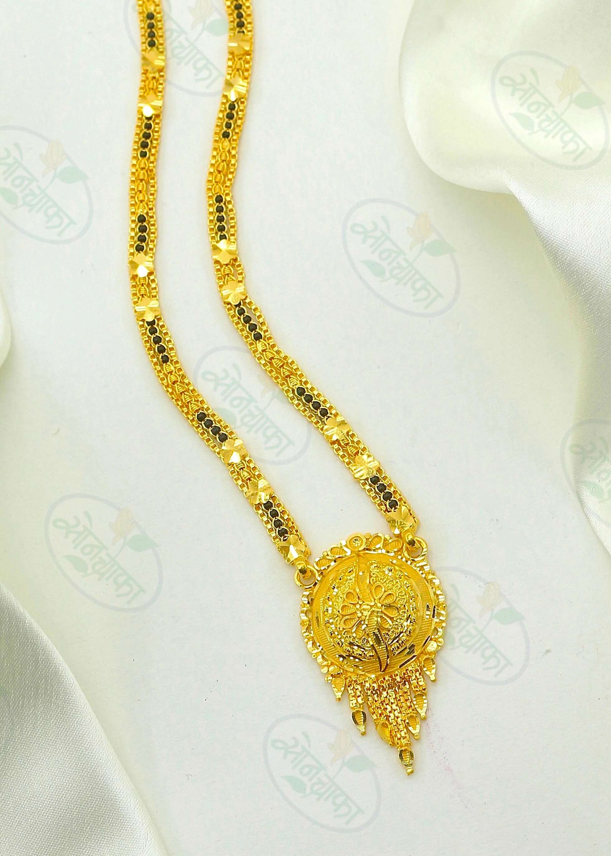EXCLUSIVE GOLDEN MANGALSUTRA - Image 3