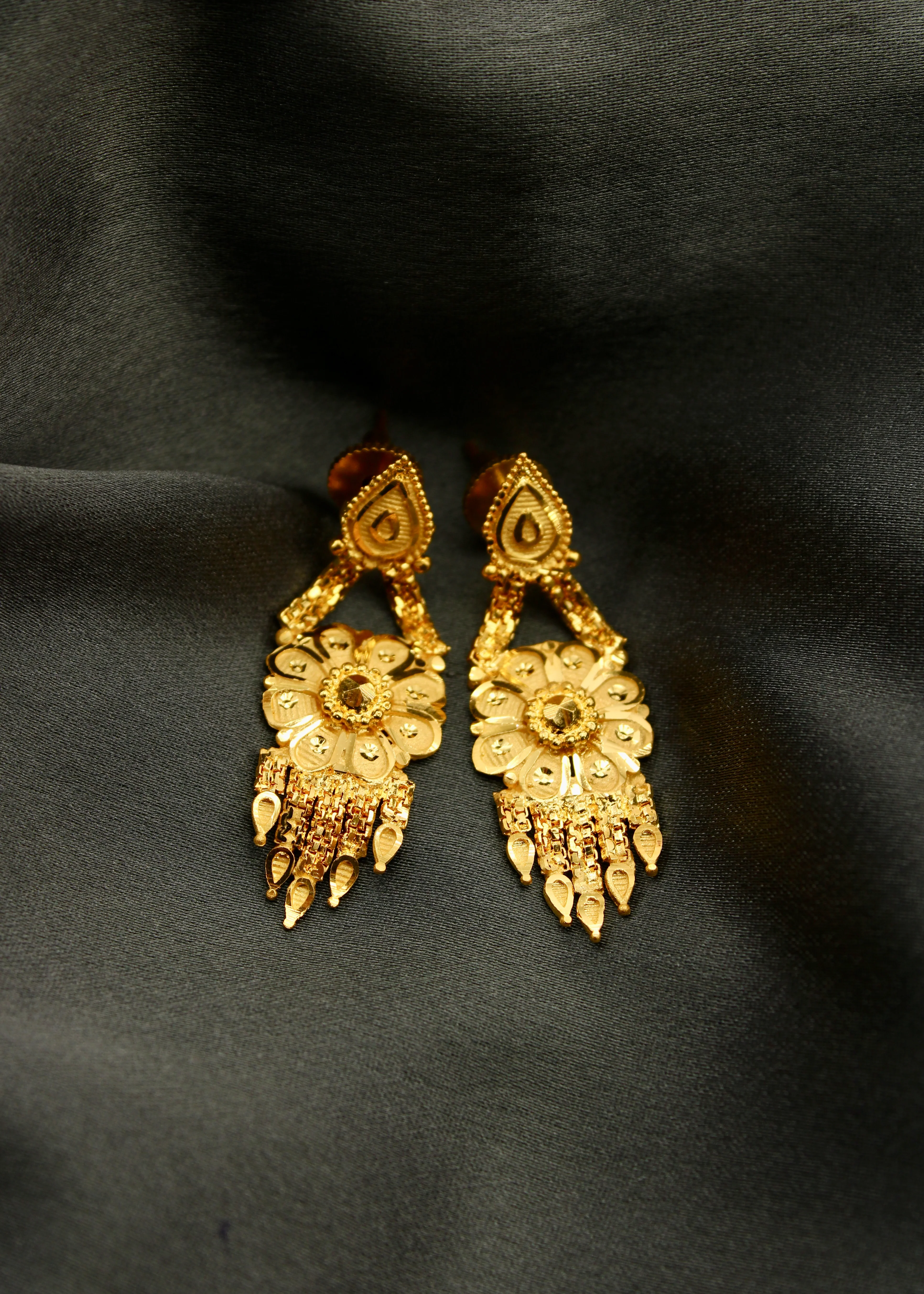 GOLD PLATED FLOWERET EARRINGS - Image 3