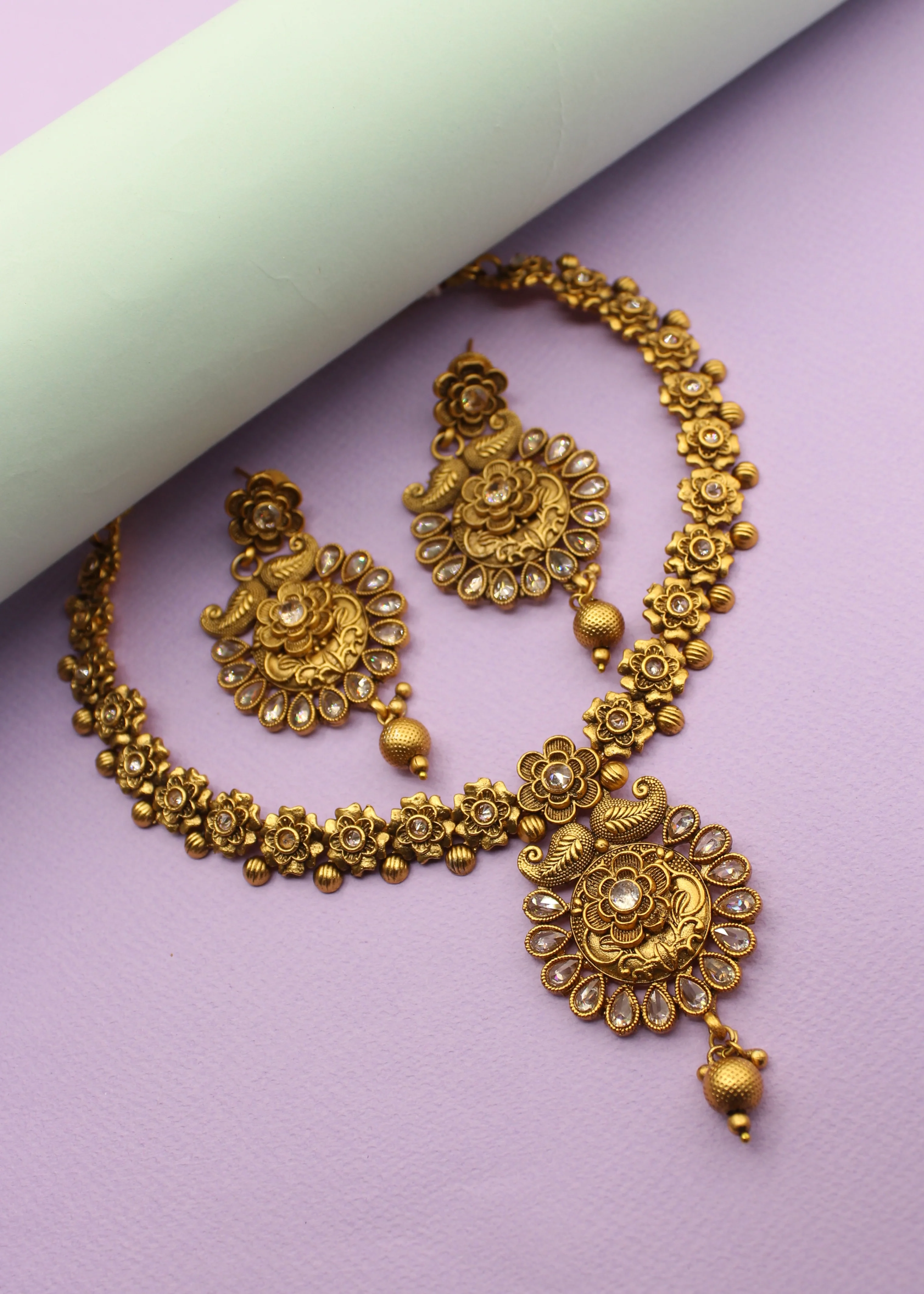 FLORESCENCE RAJWADI NECKLACE - Image 4