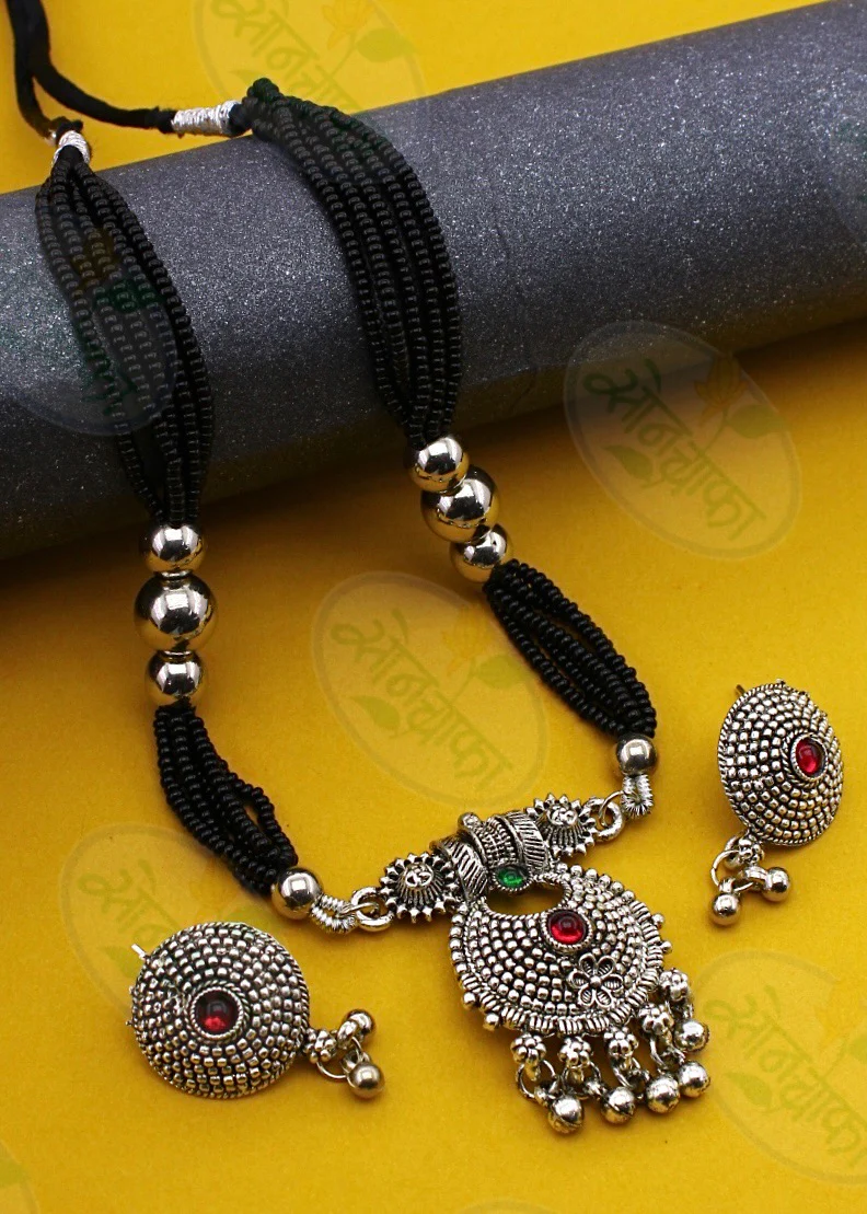 PETITE FLOWERET OXIDISED MANGALSUTRA - Image 2