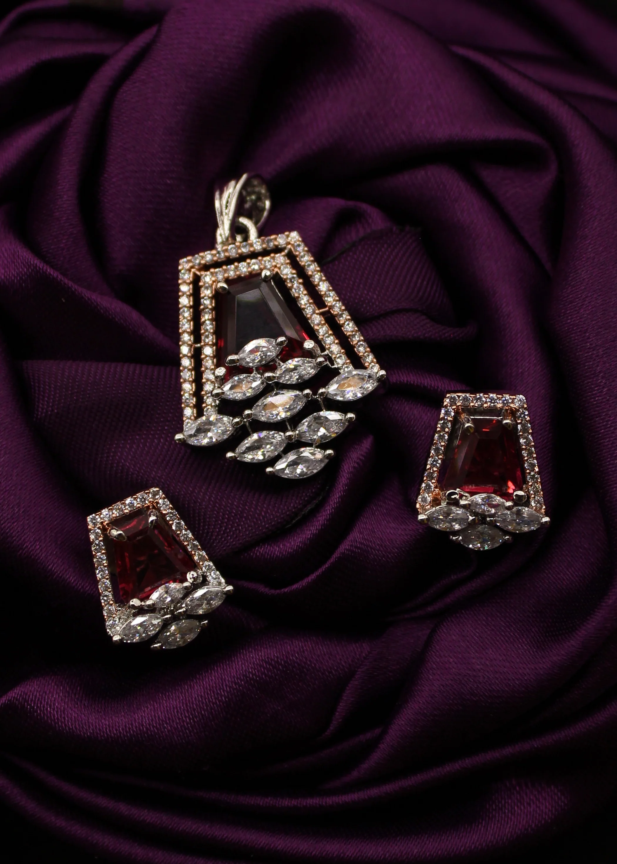 GLORIOUS DIA PENDANT SET - Image 4