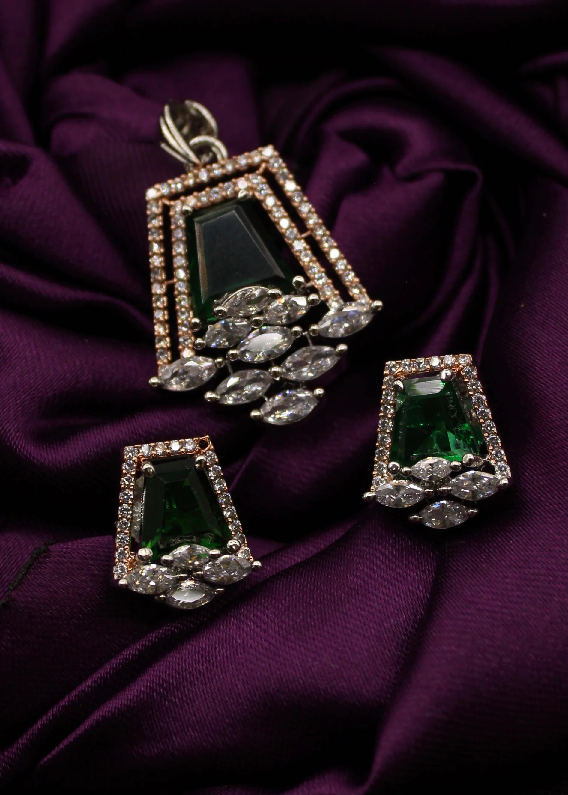 GLORIOUS DIA PENDANT SET - Image 5