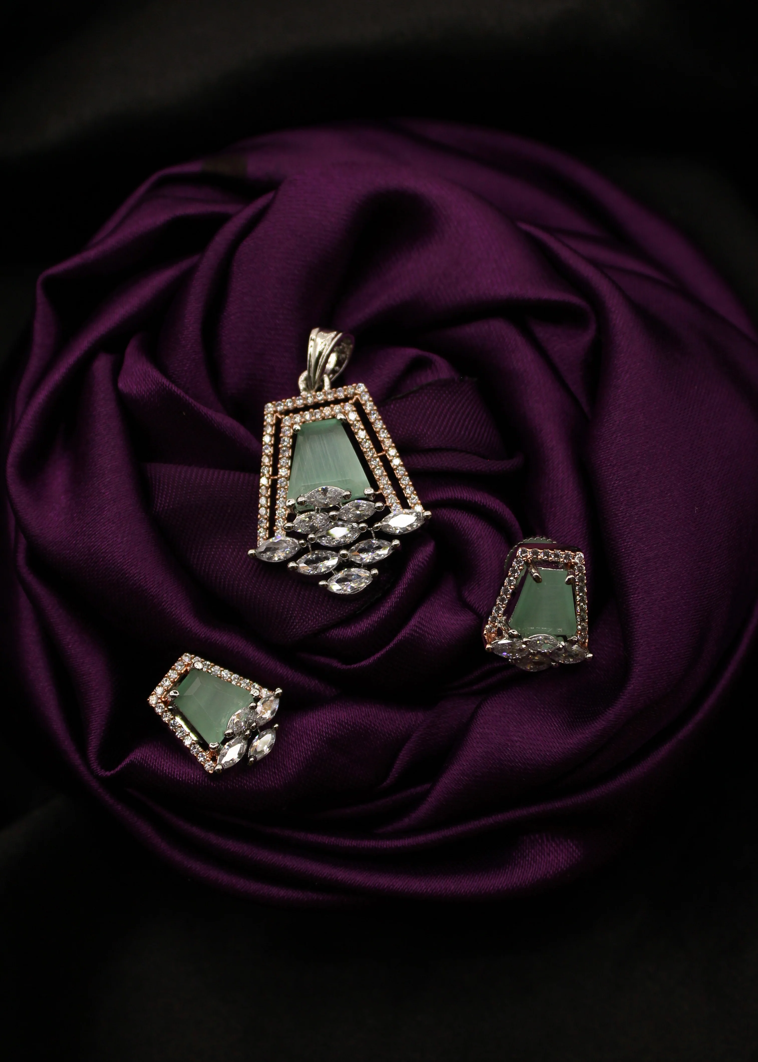 GLORIOUS DIA PENDANT SET - Image 6