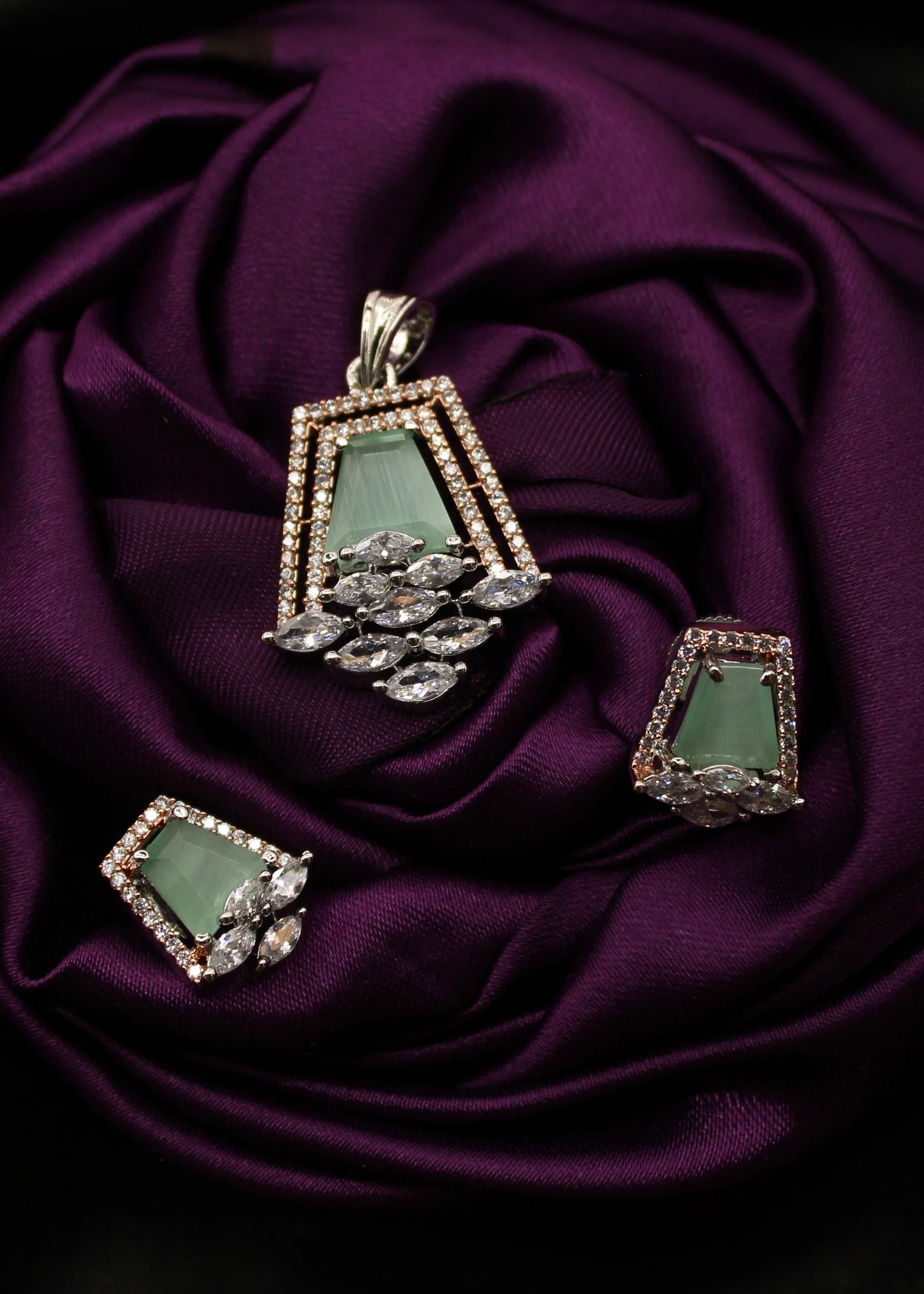 GLORIOUS DIA PENDANT SET - Image 7