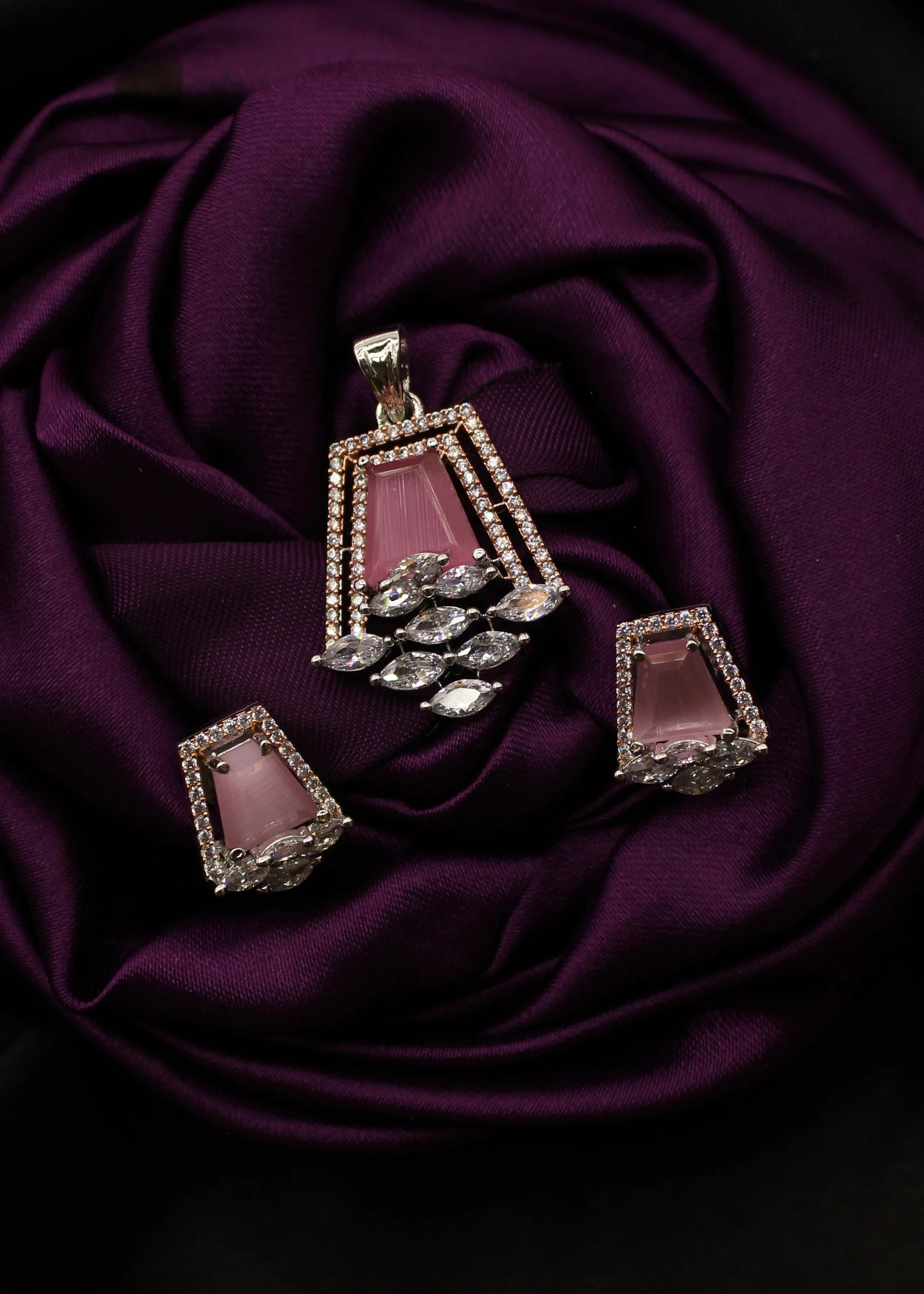 GLORIOUS DIA PENDANT SET - Image 8