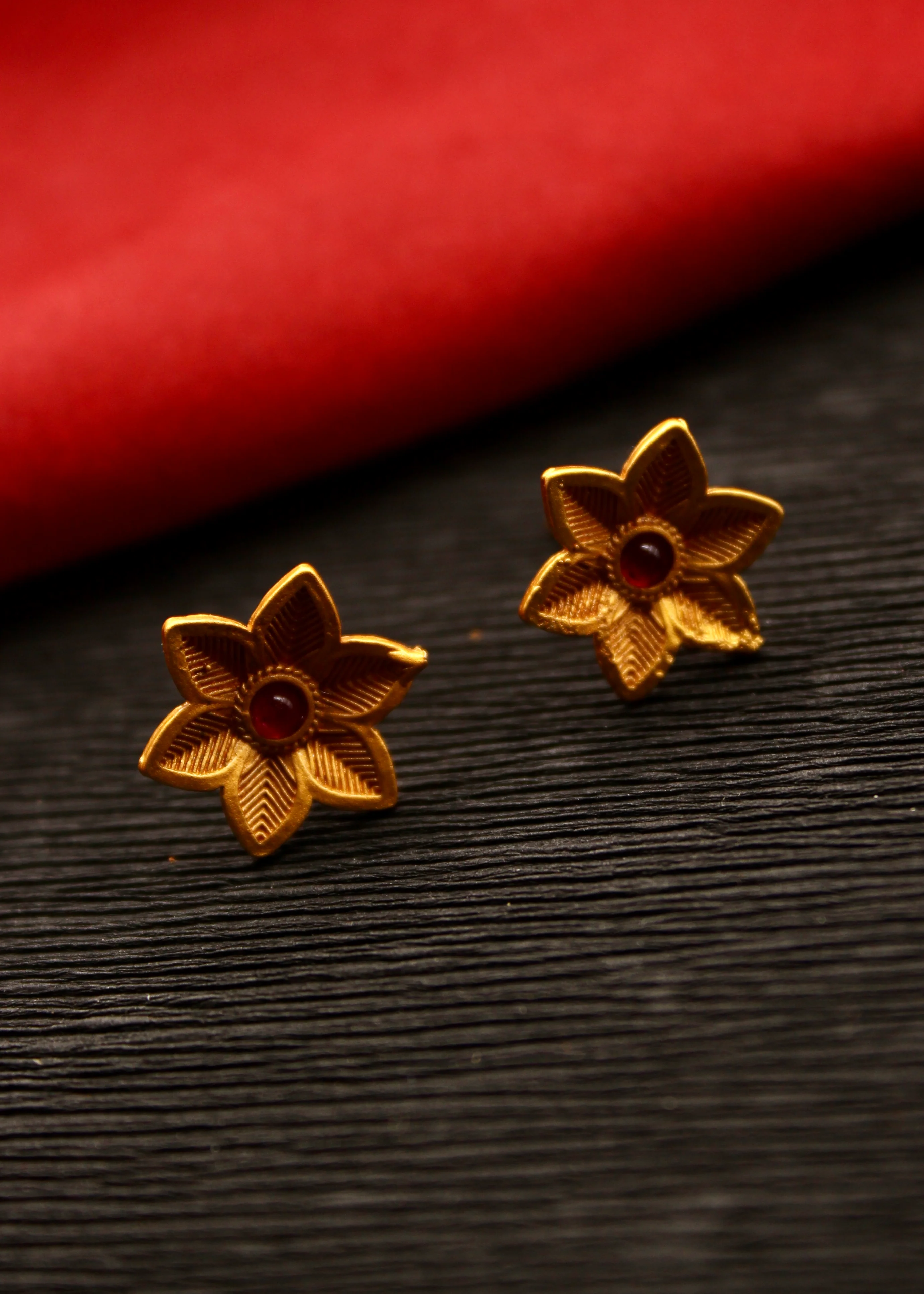 SMALL EAR STUDS - Image 5