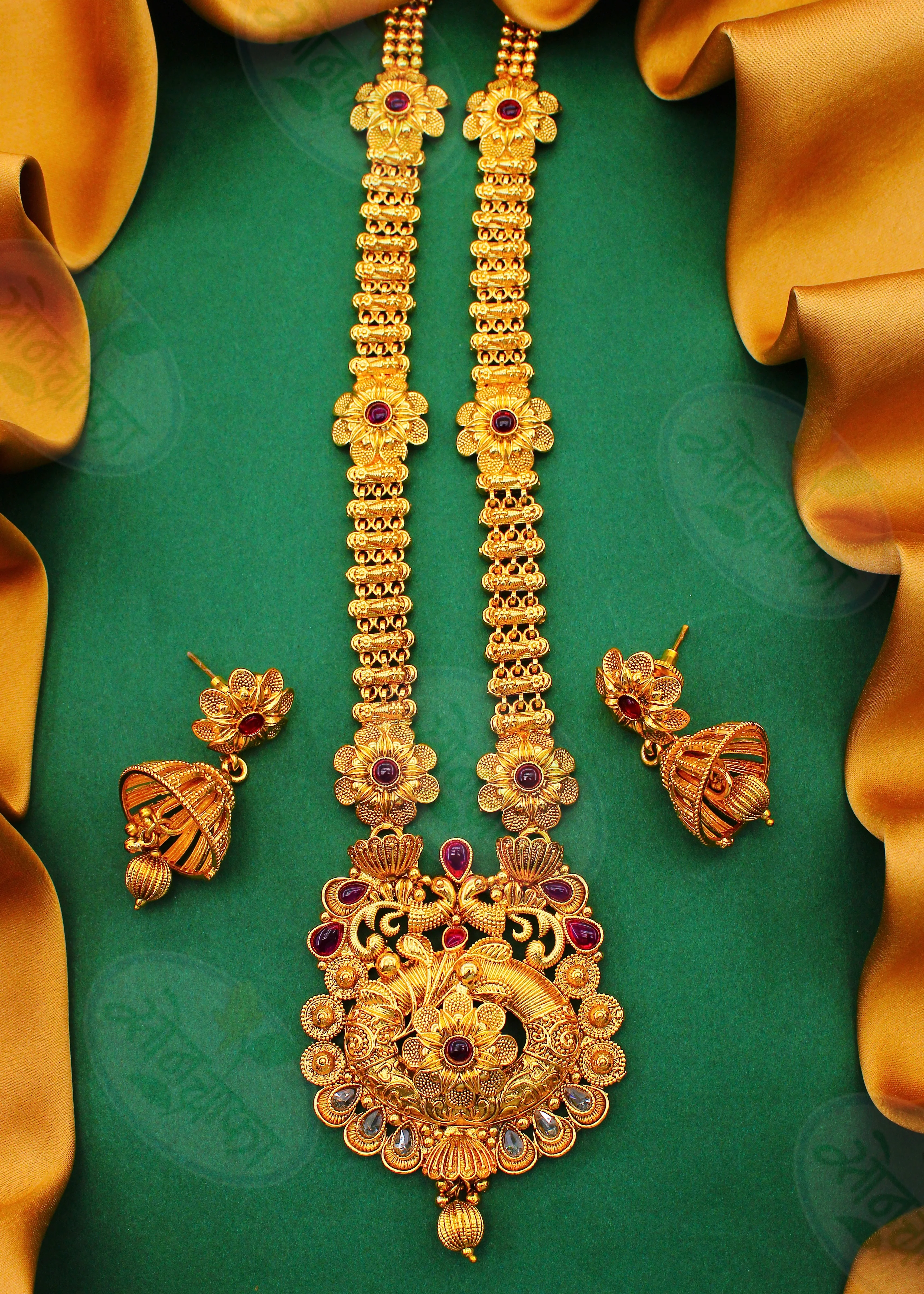 MODERN AESTHETIC NECKLACE - Image 2