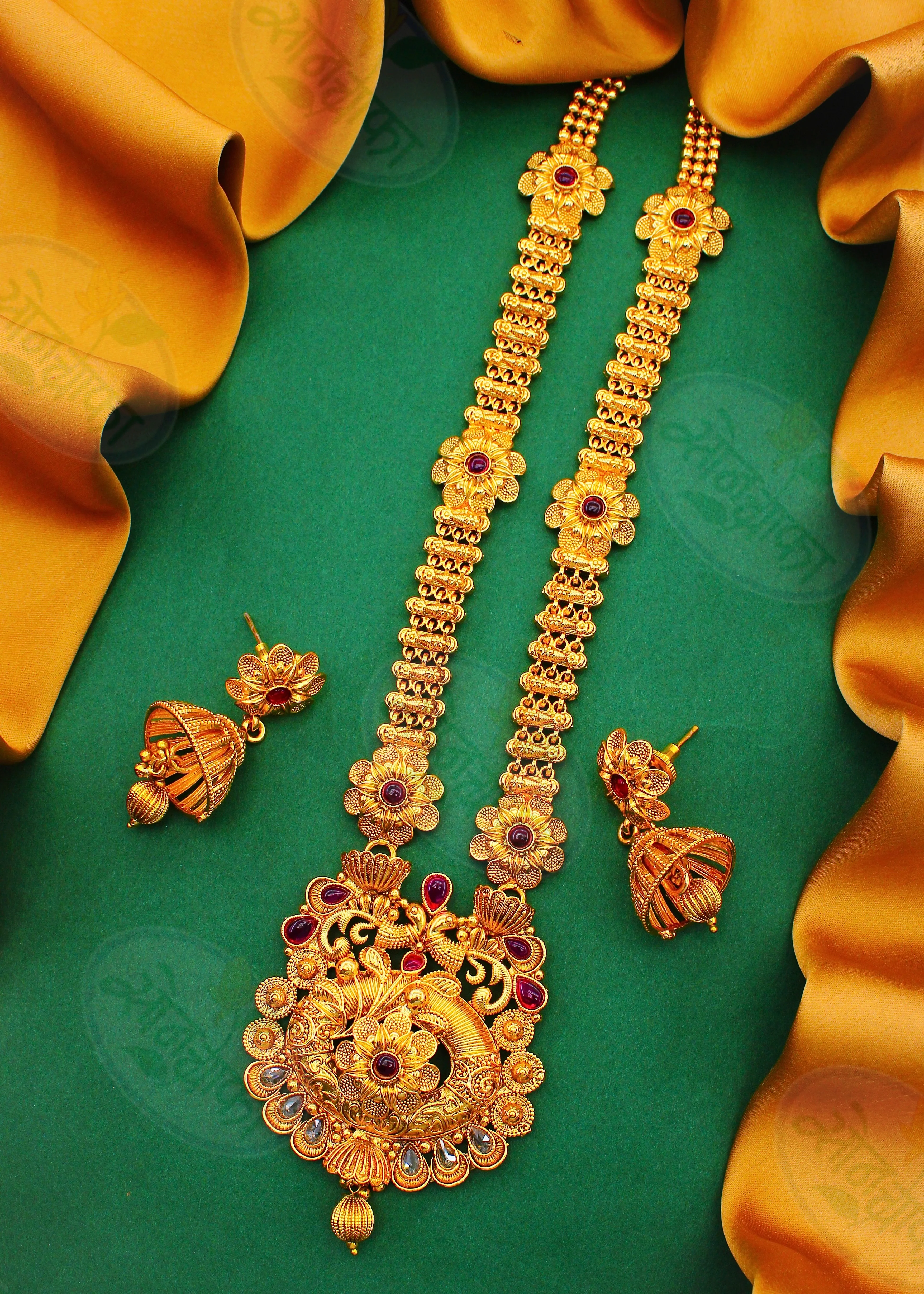 MODERN AESTHETIC NECKLACE - Image 3
