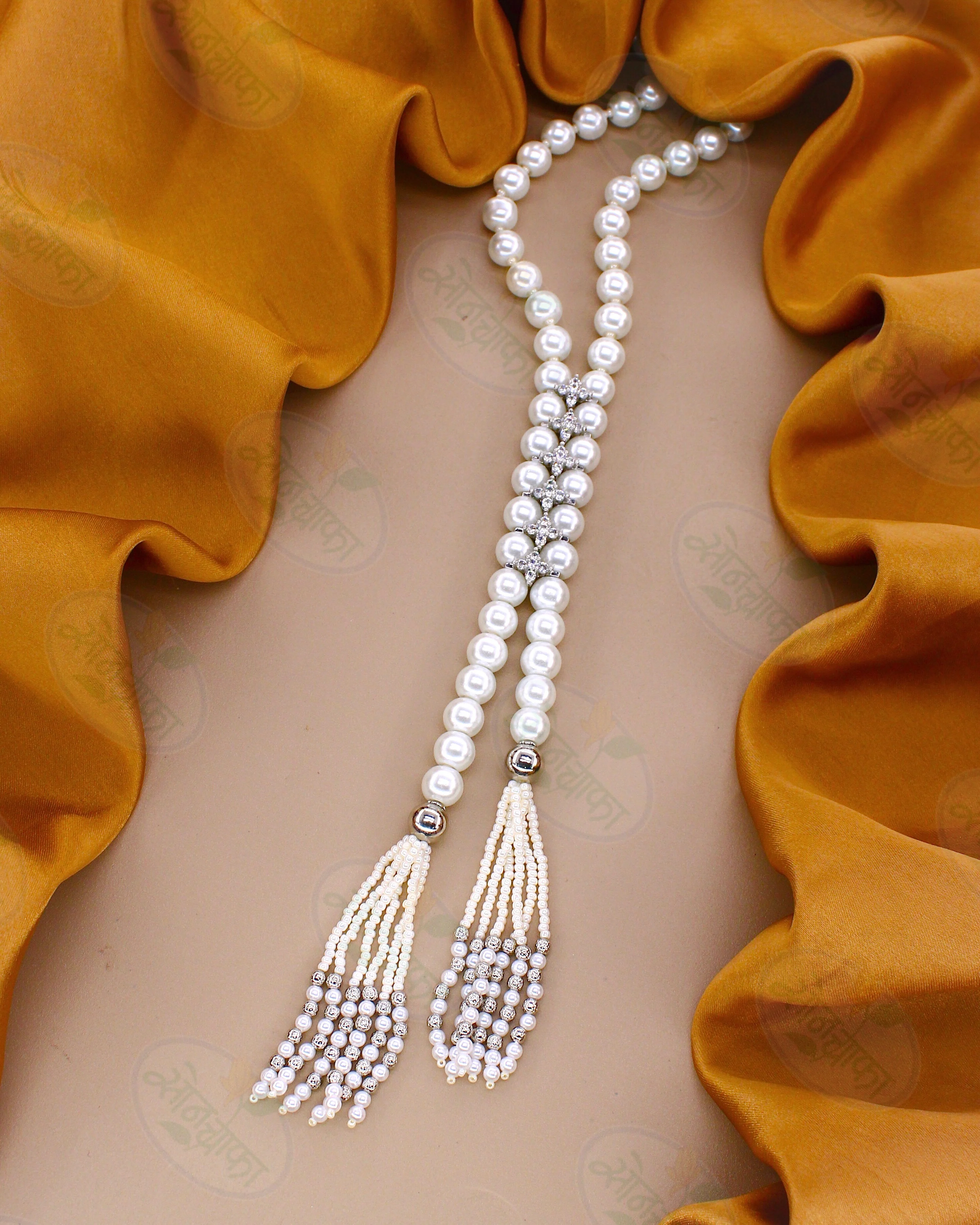 RADIANT CHARM PEARL NECKLACE