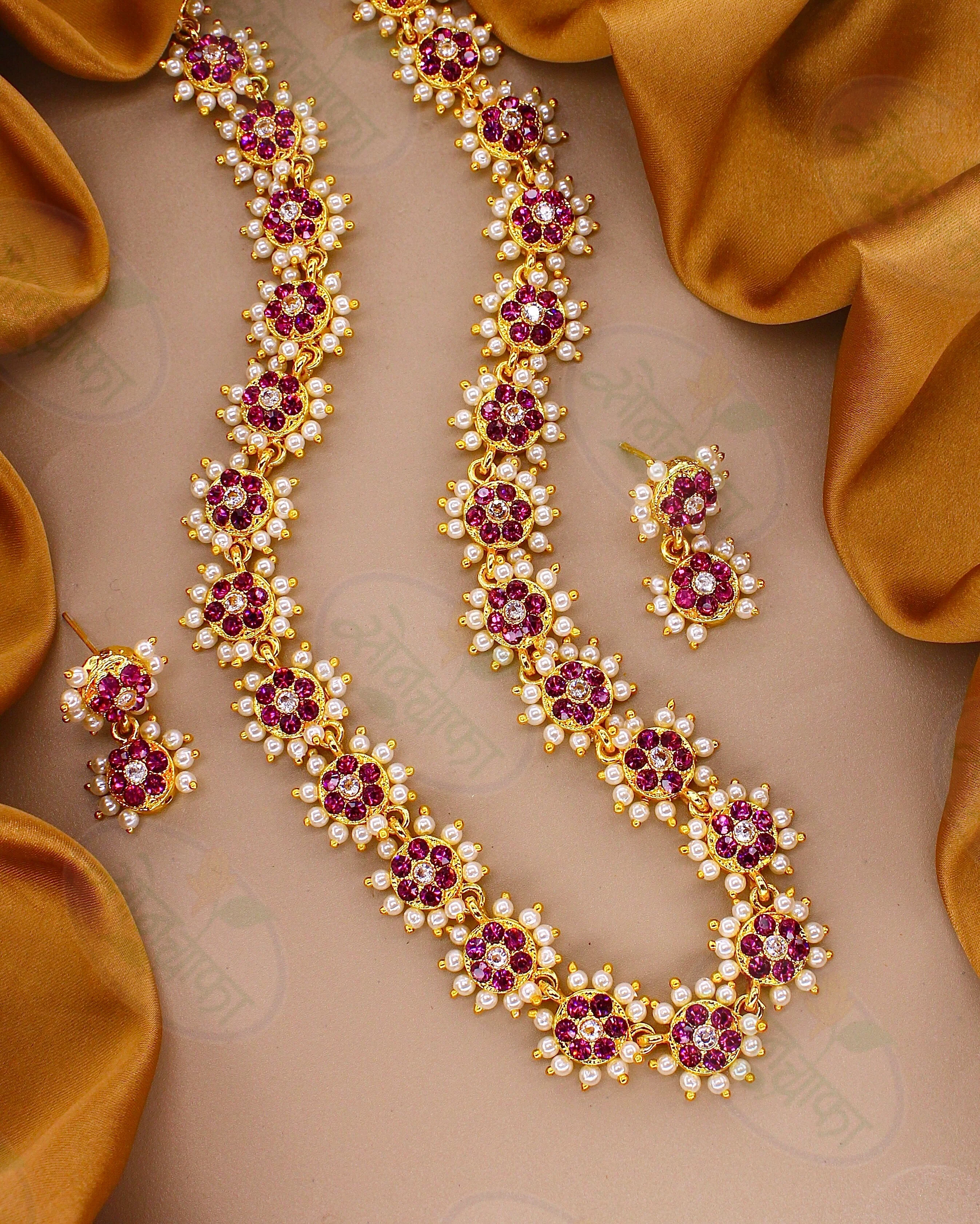UNIQUE LITTLE FLOWER PEARL NECKLACE - Image 3