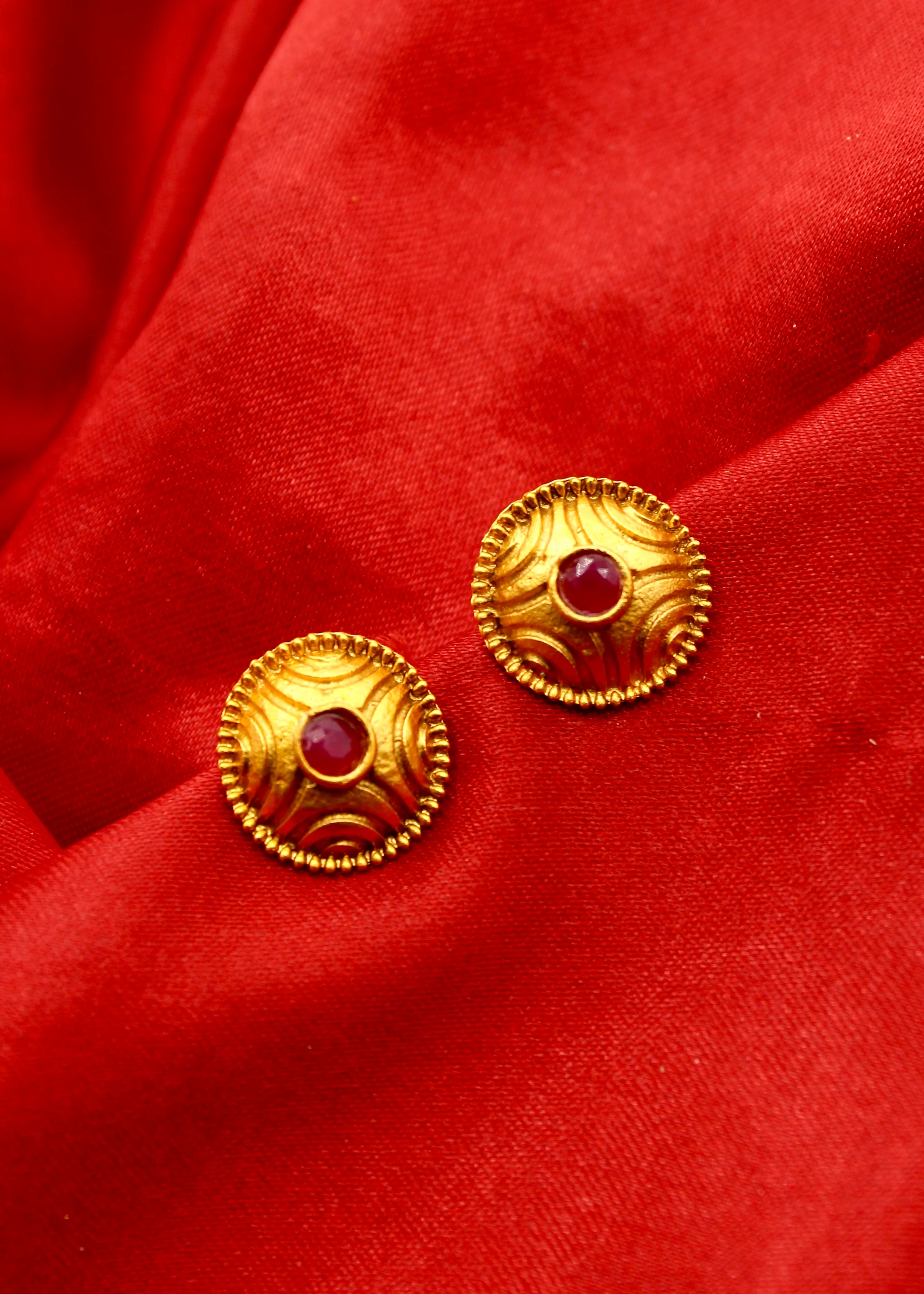 CIRCLE DESIGNER EAR-STUDS - Image 7