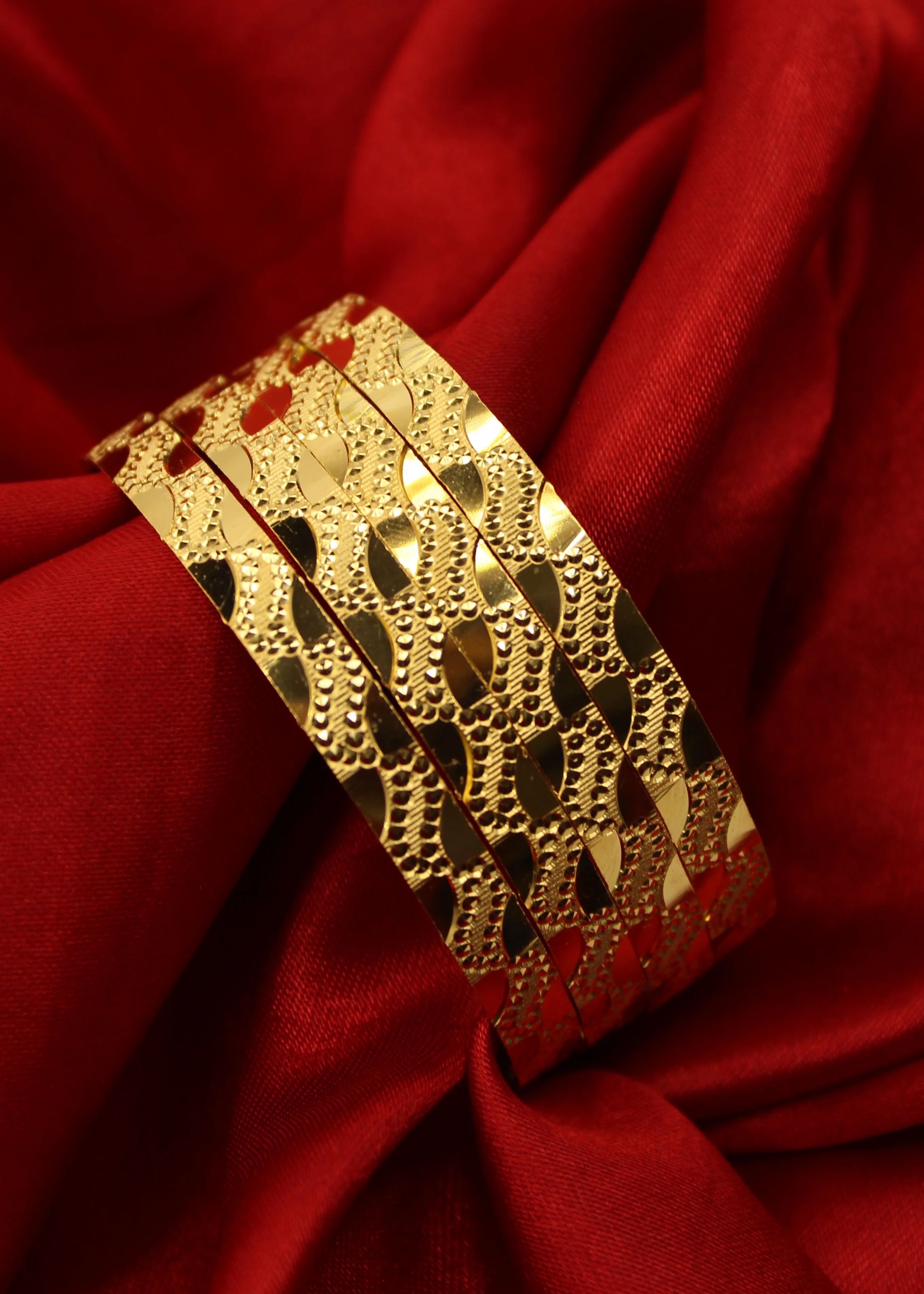 GOLD TONE STUNNING DESIGNER BANGLES - Image 5