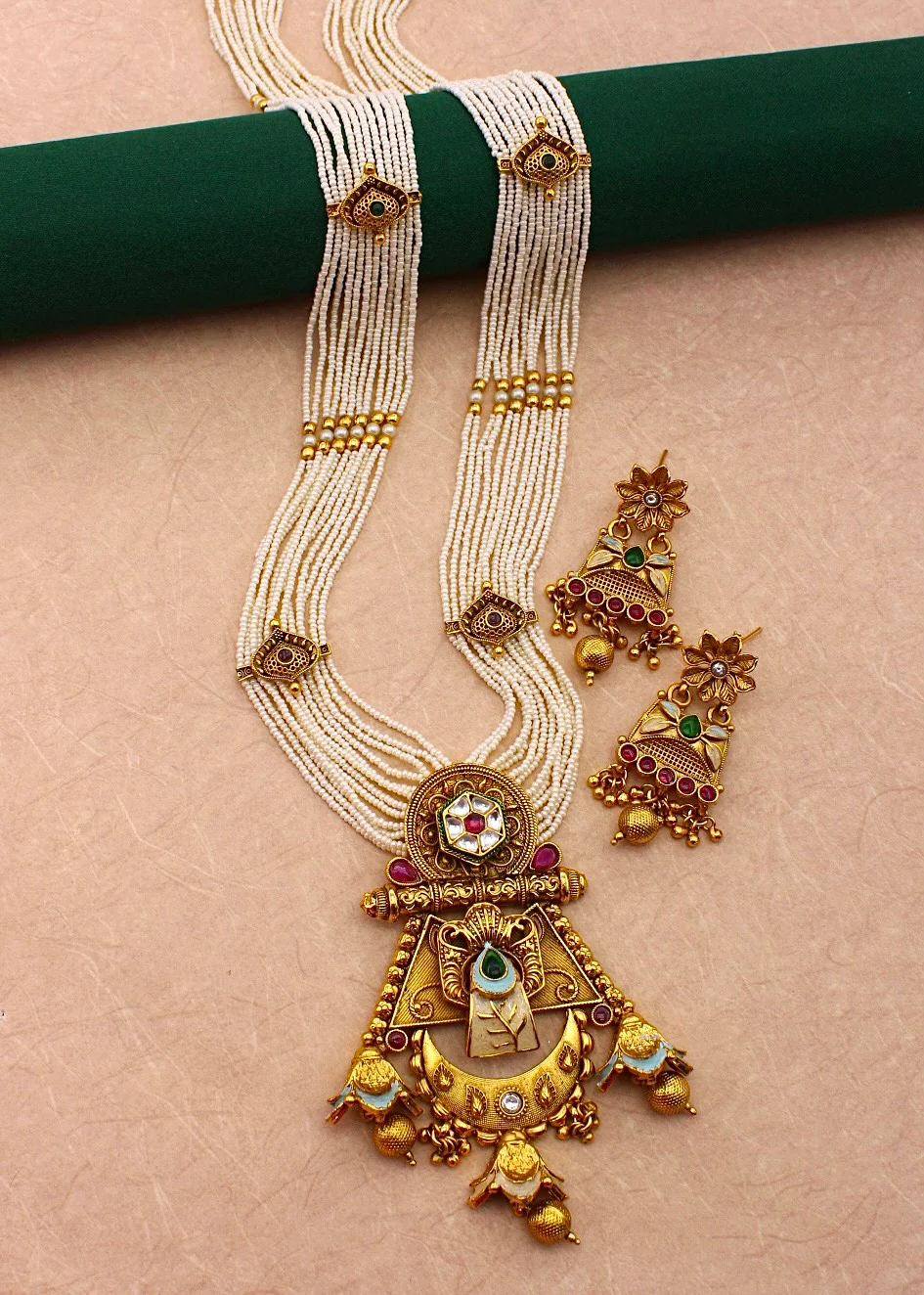 HALF MOON RAJWADI MOTI NECKLACE - Image 2