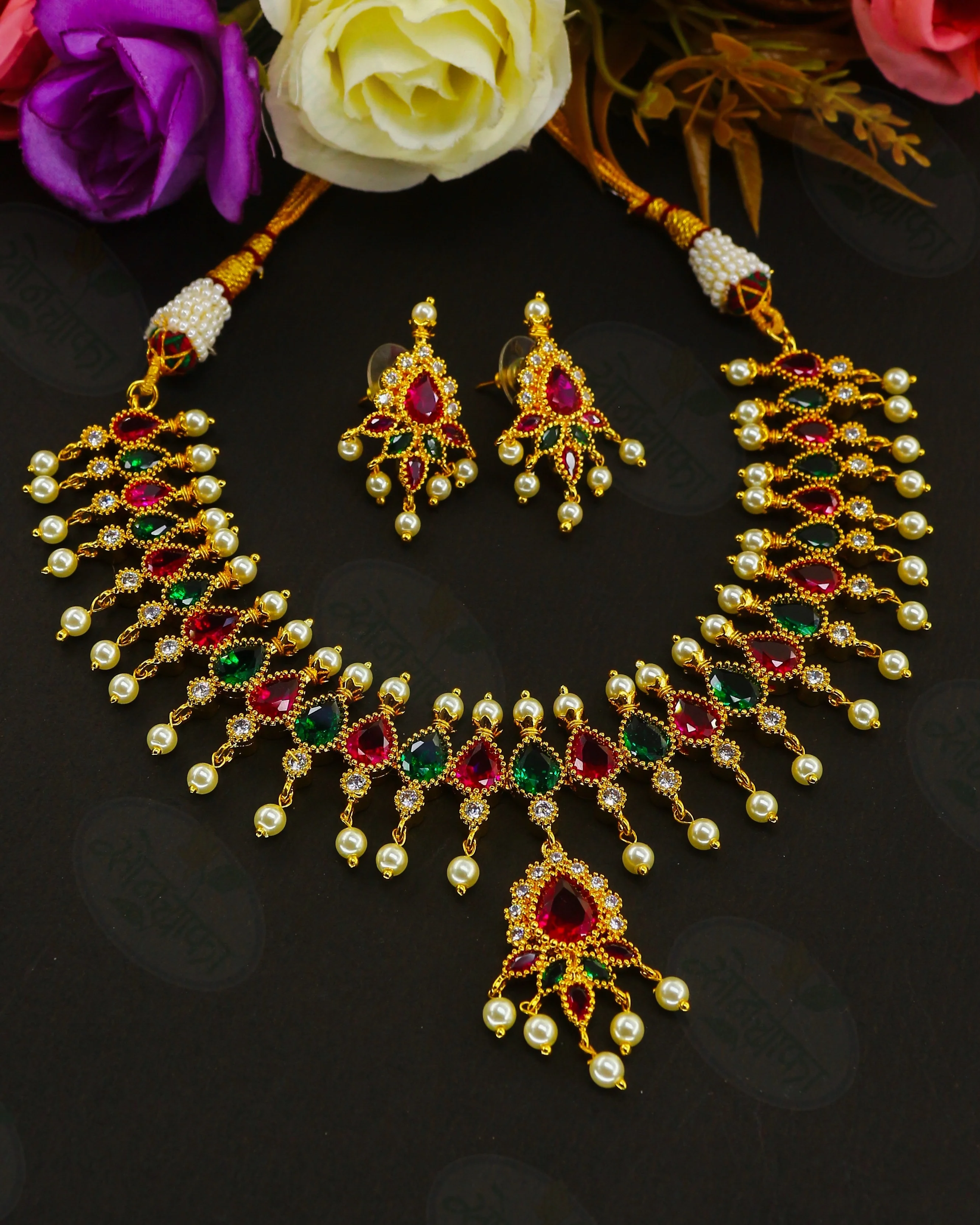 FANCY LEAF INSPIRED PEARL NECKLACE - Image 2