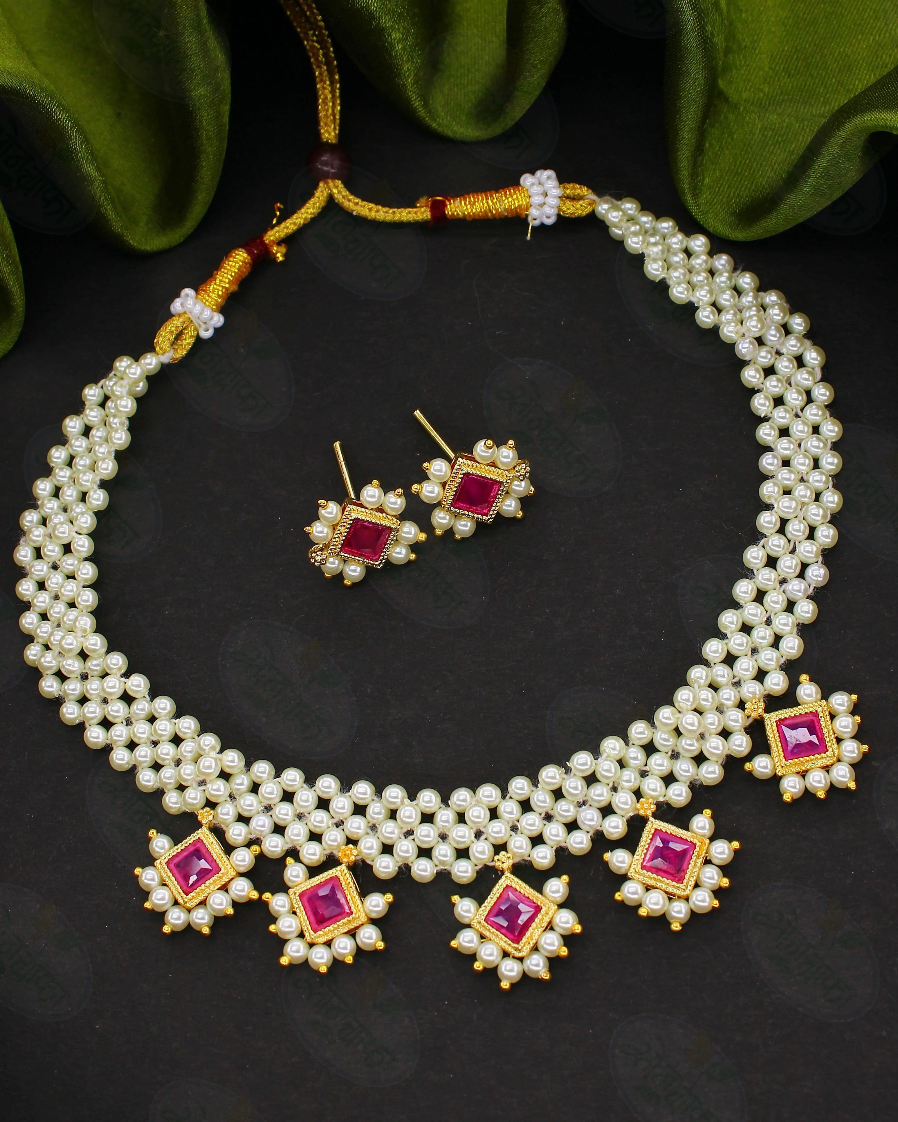 DAINTY SQUARE PEARL NECKLACE - Image 3