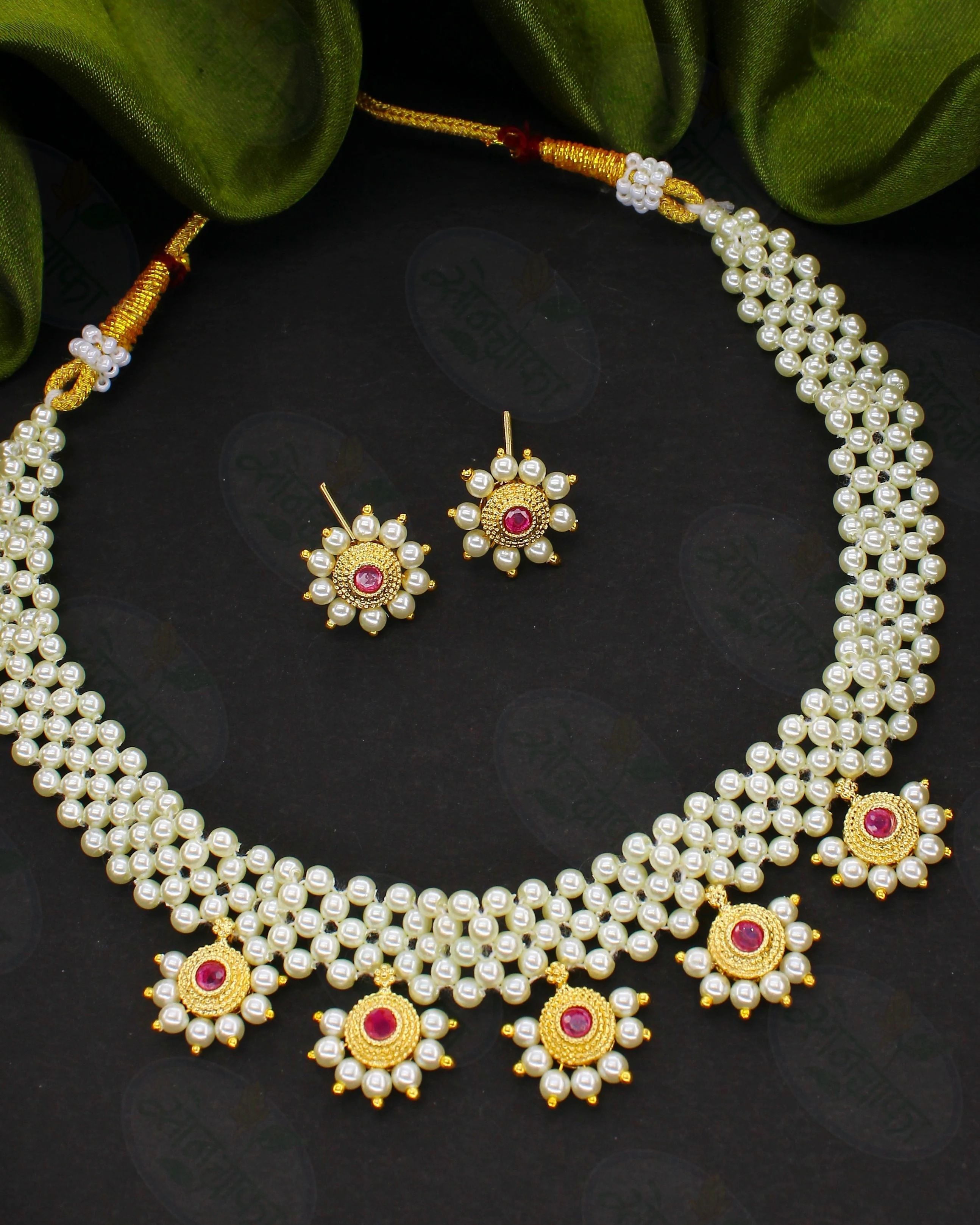 DAZZLING PEARL NECKLACE - Image 2
