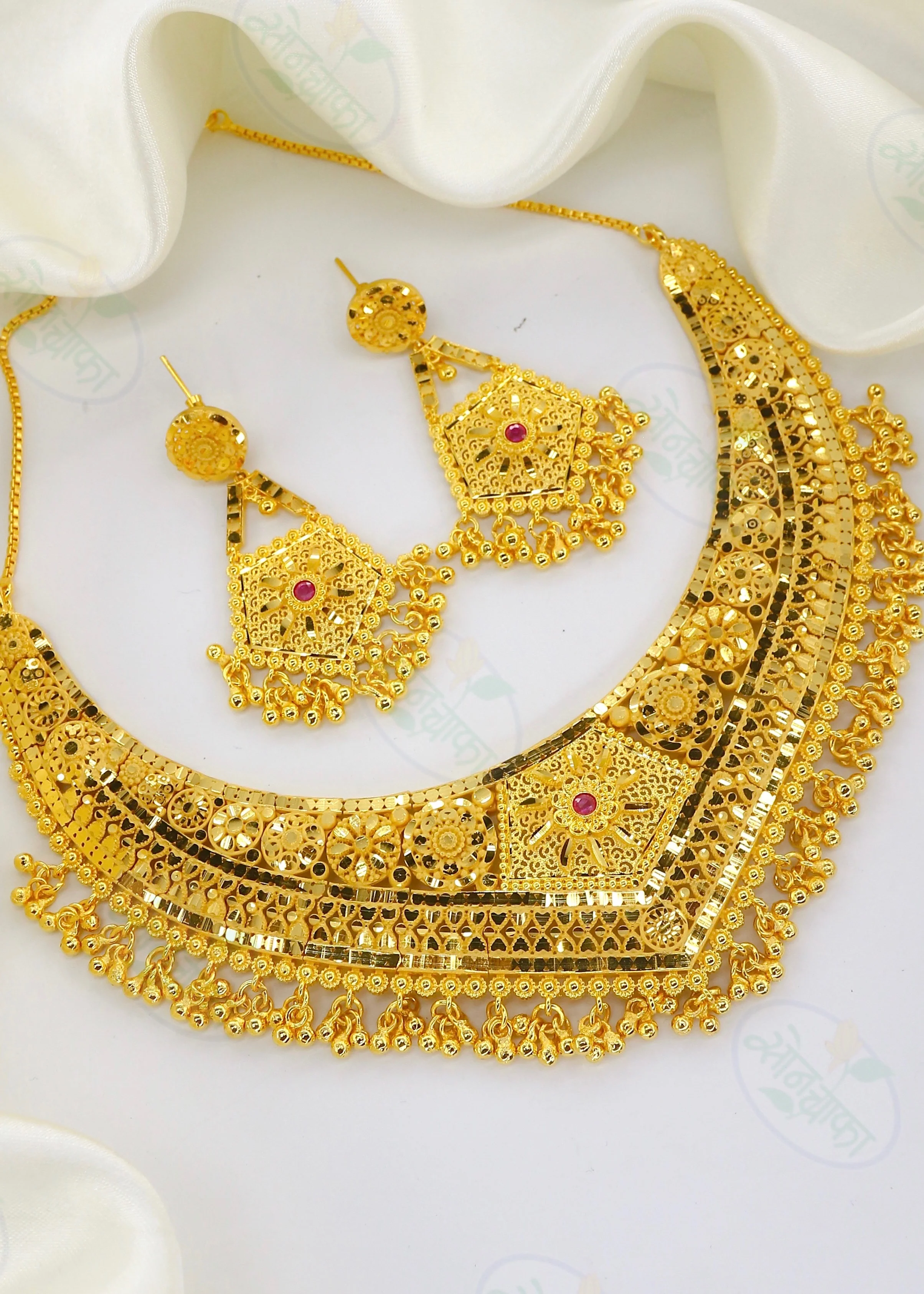 MAJESTIC GOLD PLATED NECKLACE - Image 2