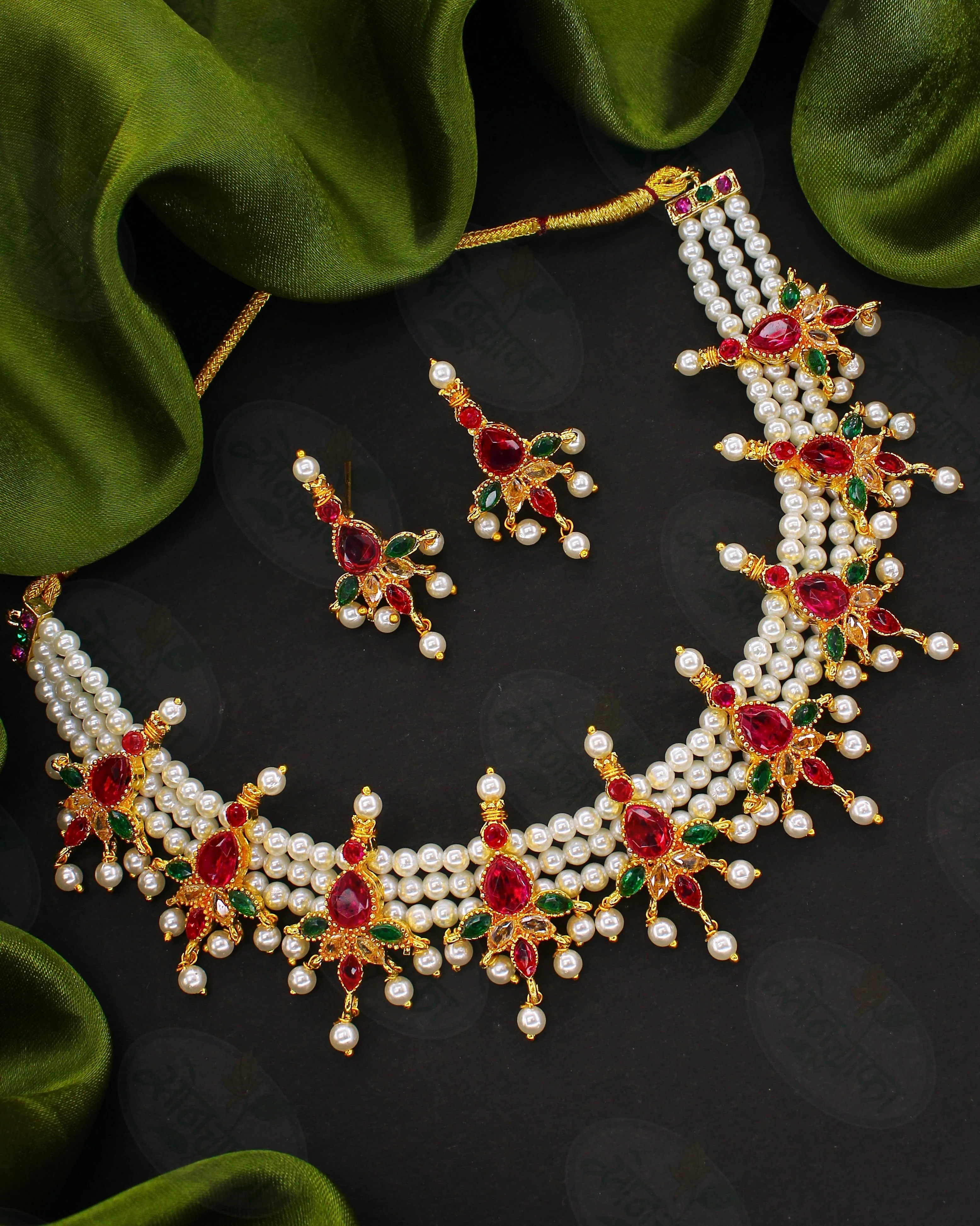 CHIC & DAINTY TEARDROP PEARL NECKLACE - Image 4