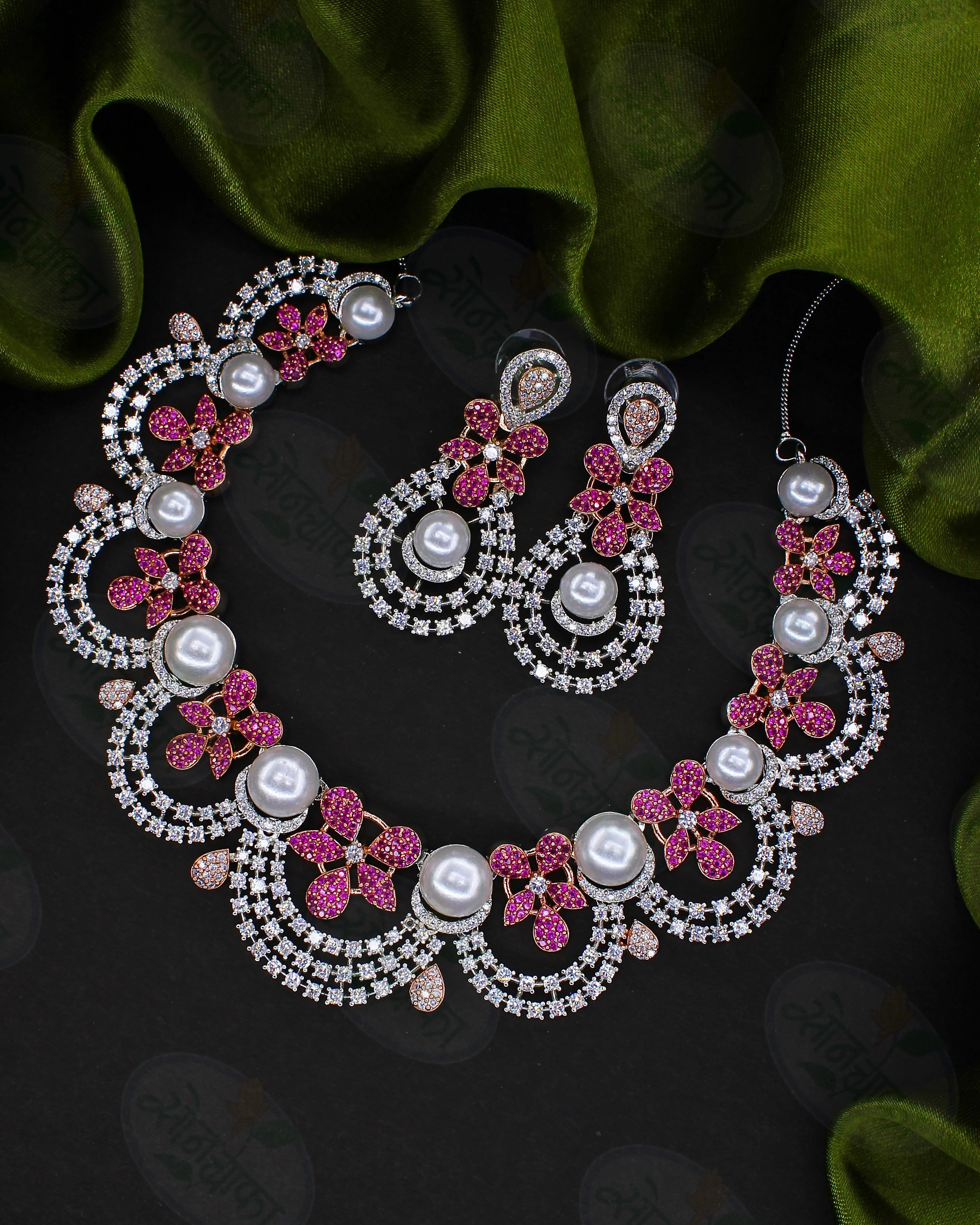 CLASSY DIA NECKLACE - Image 2