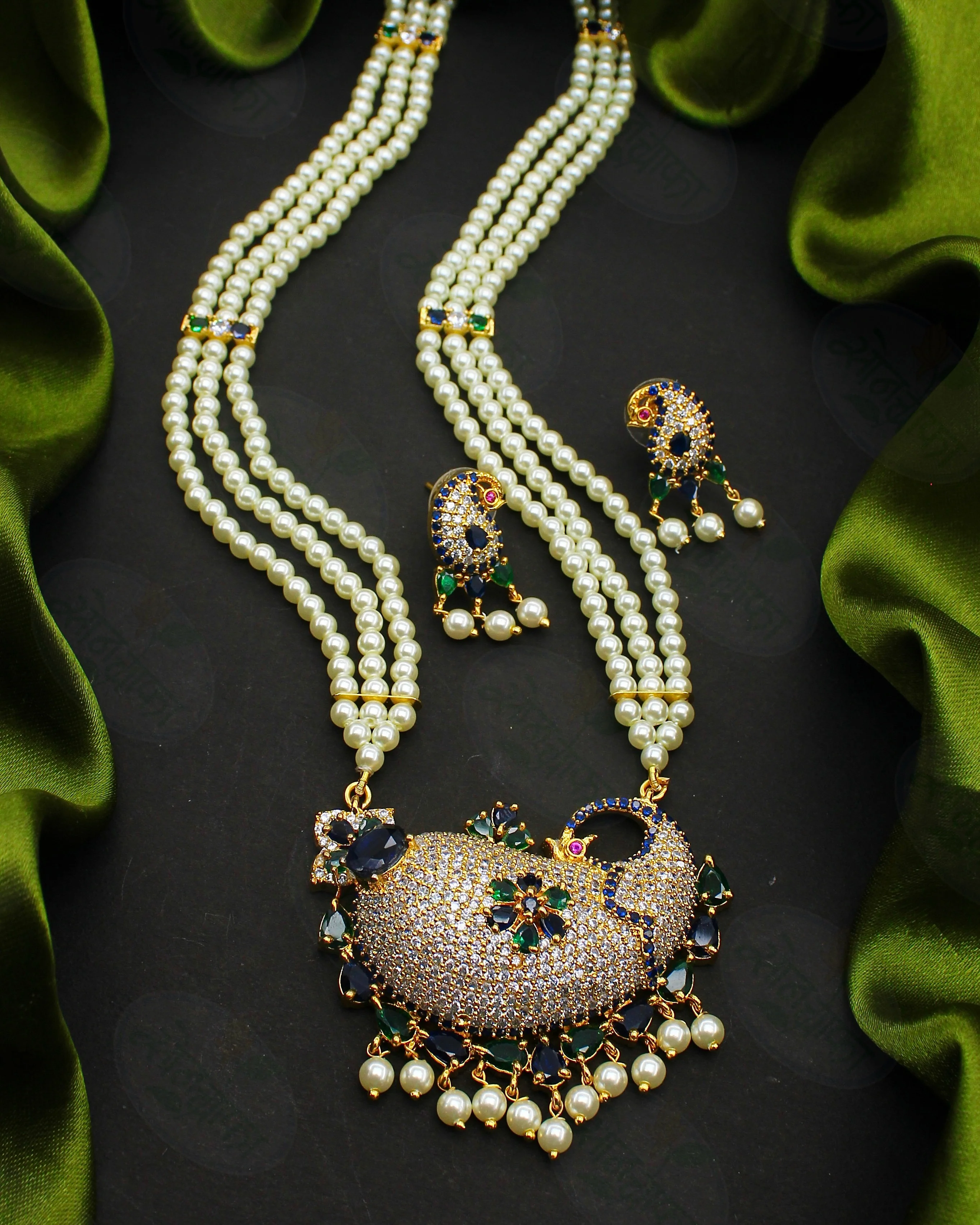 ELEGANT MODERN PEARL & DIAMOND NECKLACE - Image 2