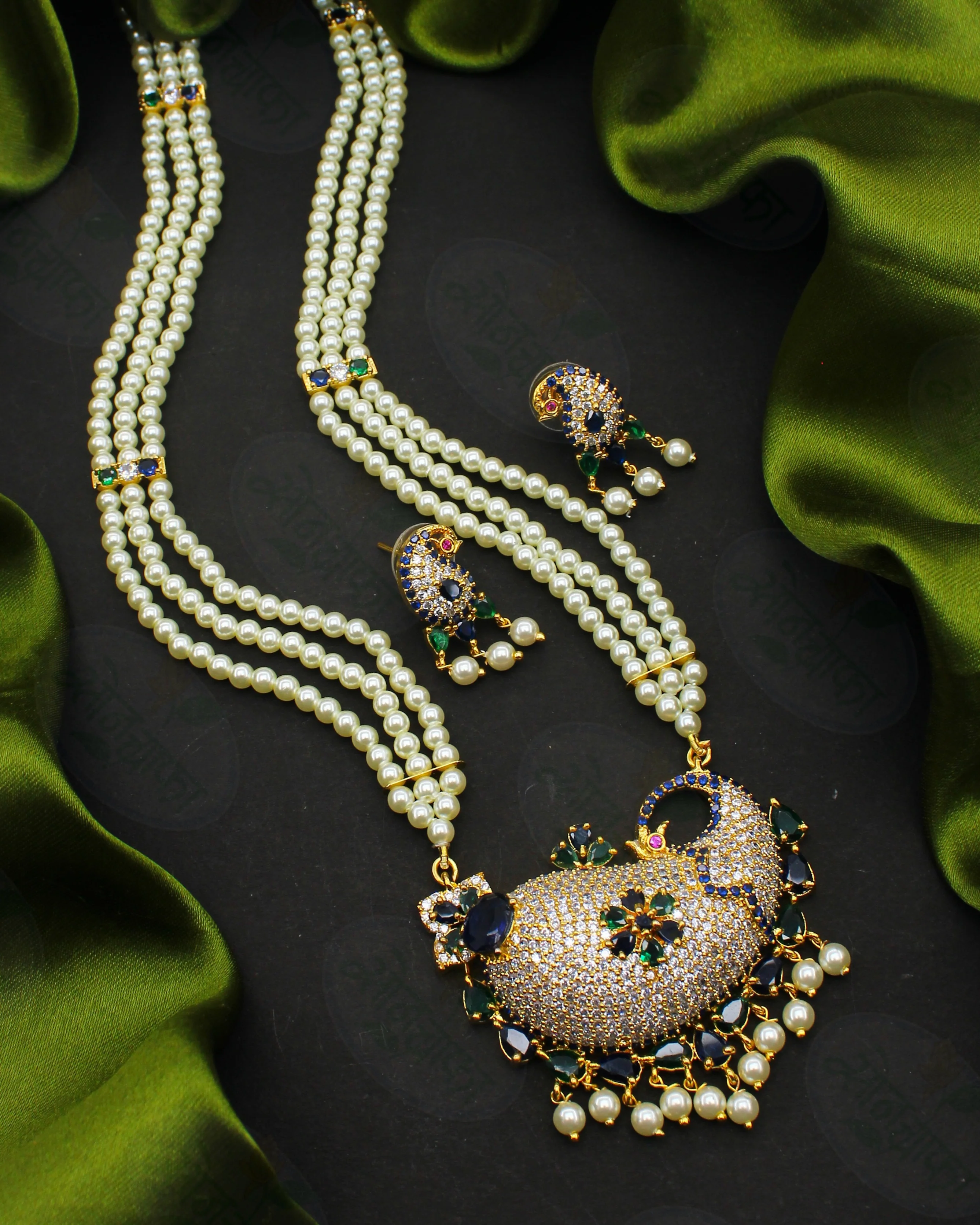 ELEGANT MODERN PEARL & DIAMOND NECKLACE - Image 3
