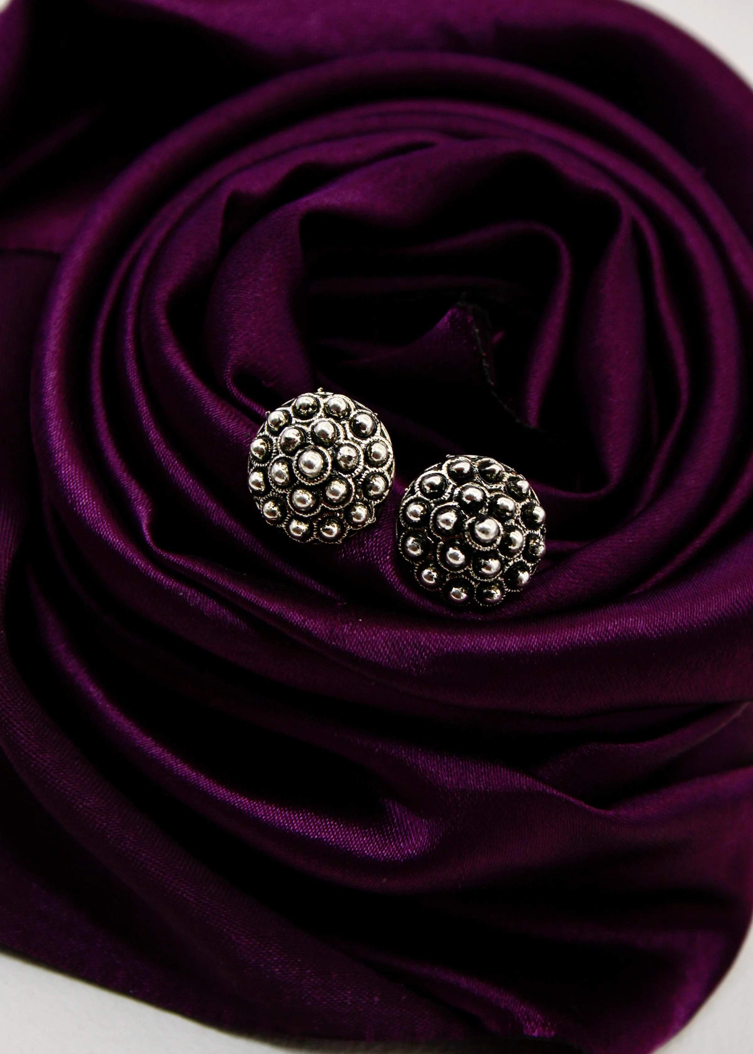 OXIDISED BEADS STUDS - Image 4