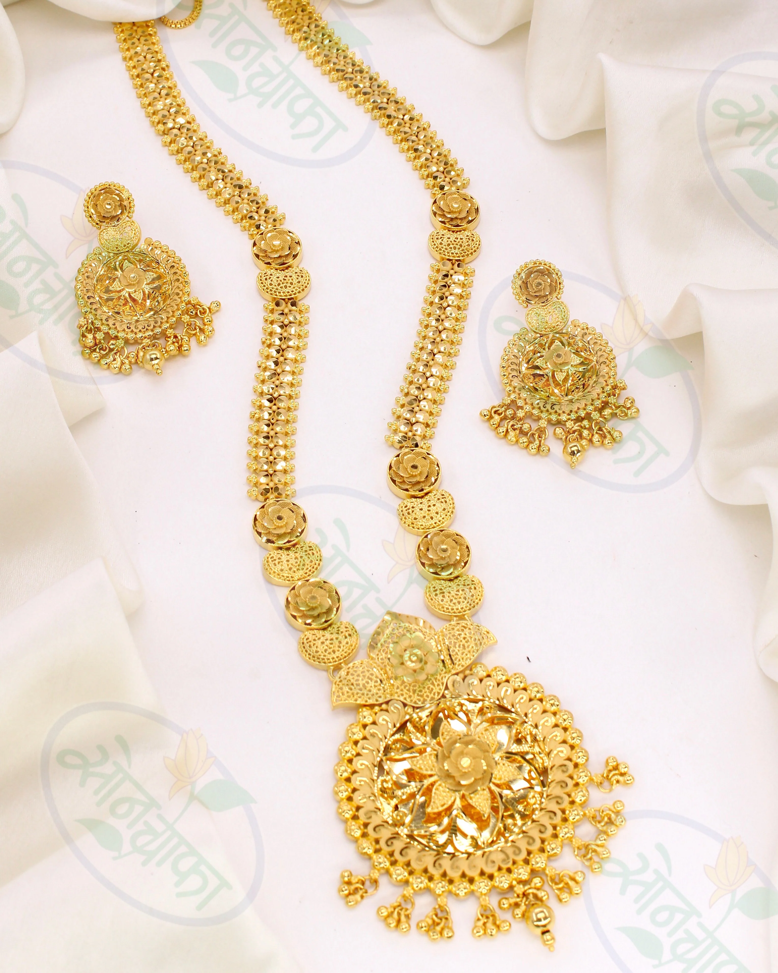 BLOSSOM DESIGNER NECKLACE - Image 3