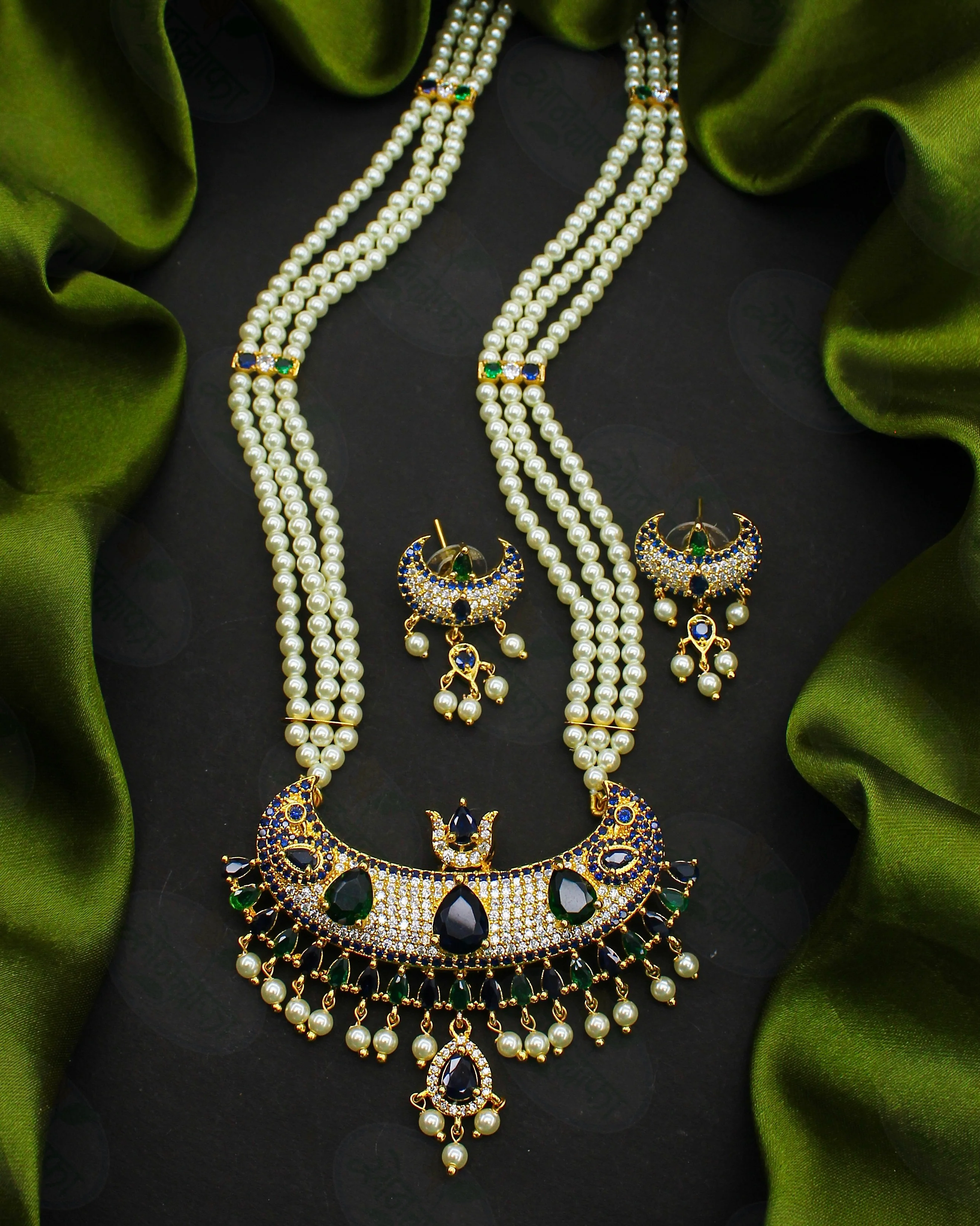 GLIMMERING PEARL & DIAMOND NECKLACE - Image 2
